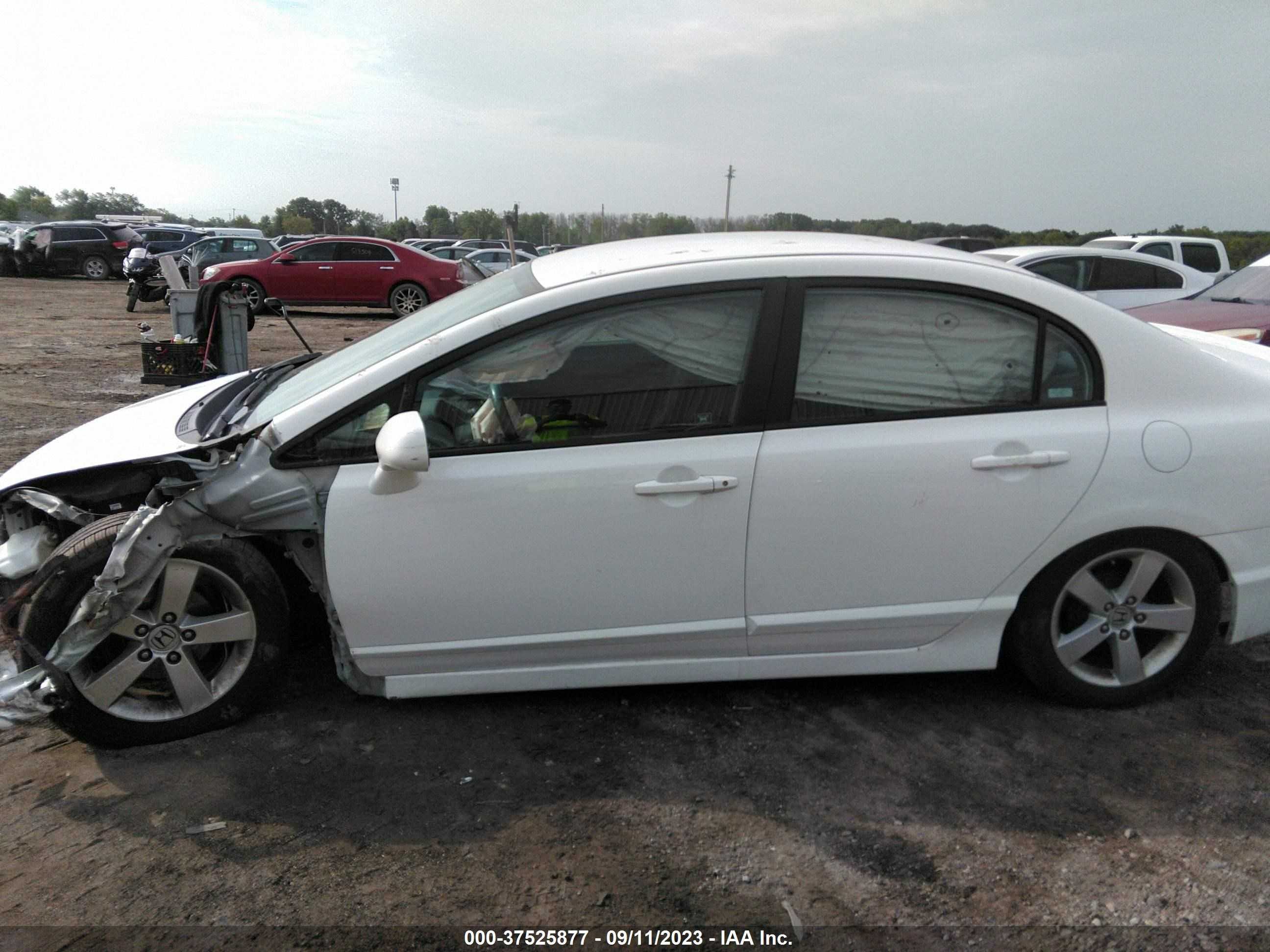 Photo 13 VIN: 19XFA16639E039744 - HONDA CIVIC 