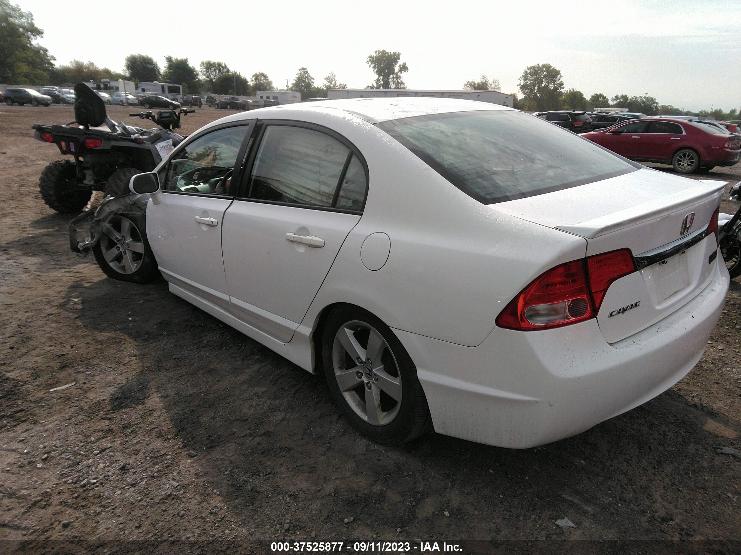 Photo 2 VIN: 19XFA16639E039744 - HONDA CIVIC 