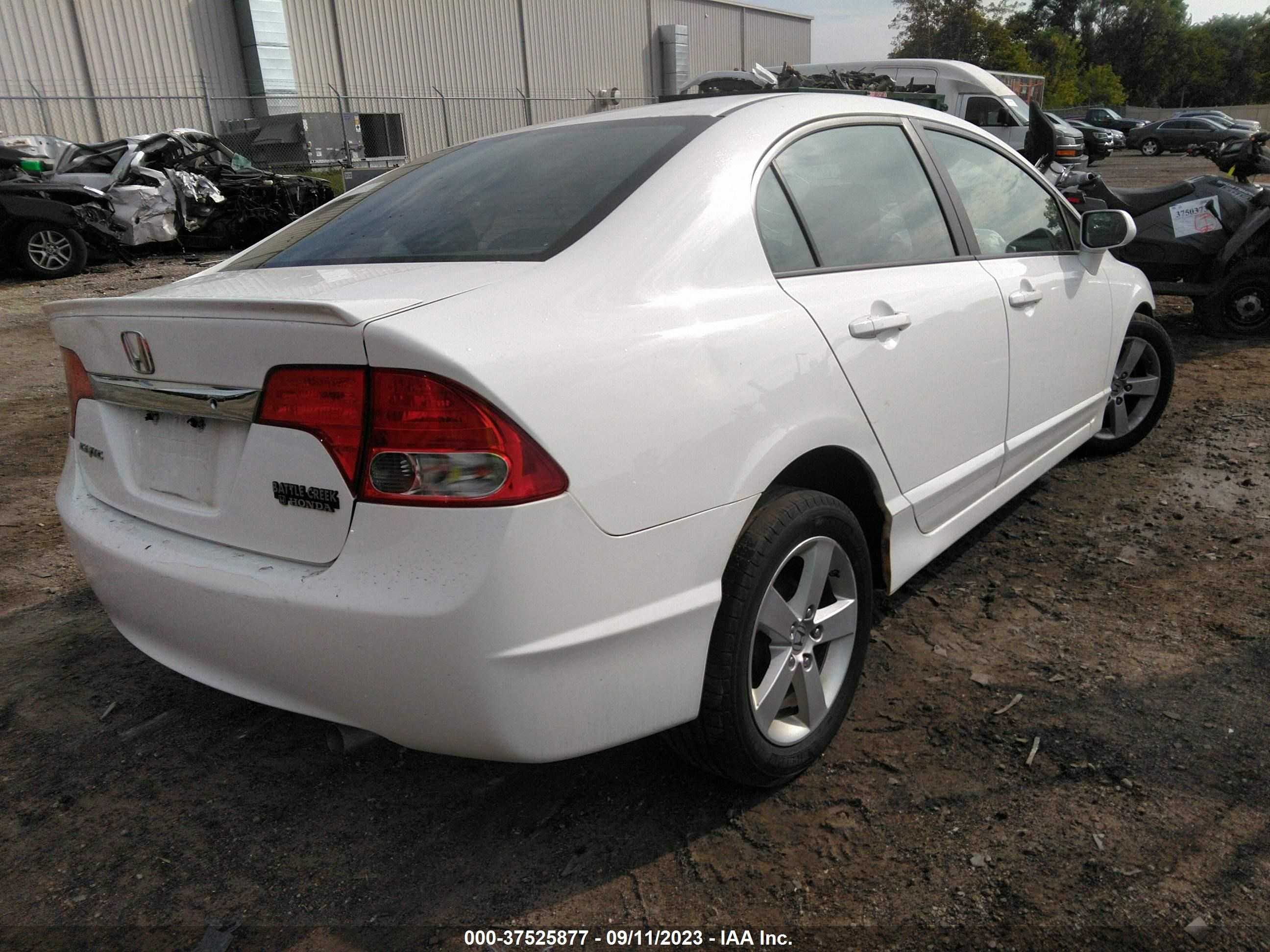 Photo 3 VIN: 19XFA16639E039744 - HONDA CIVIC 