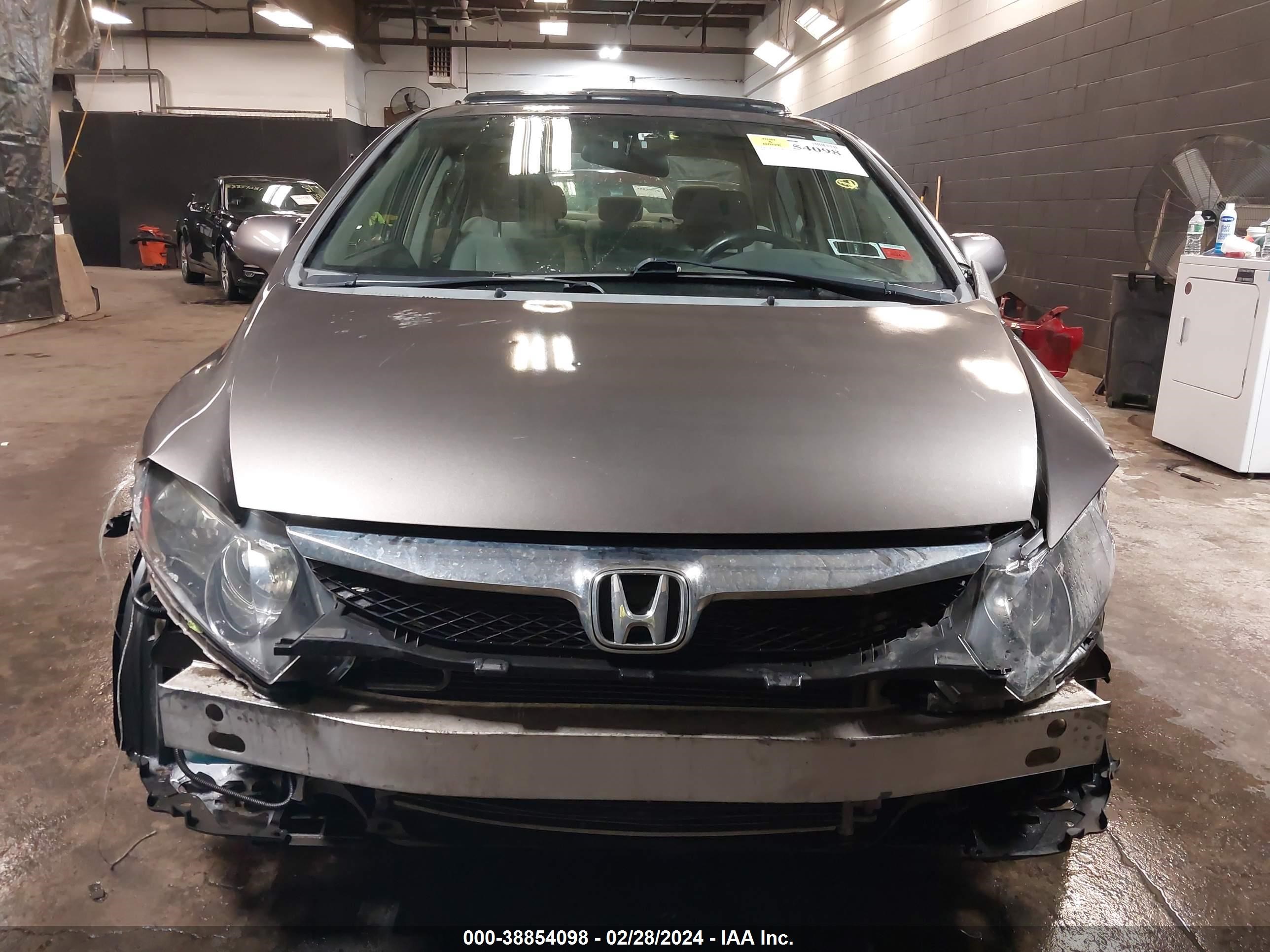 Photo 5 VIN: 19XFA16829E012388 - HONDA CIVIC 