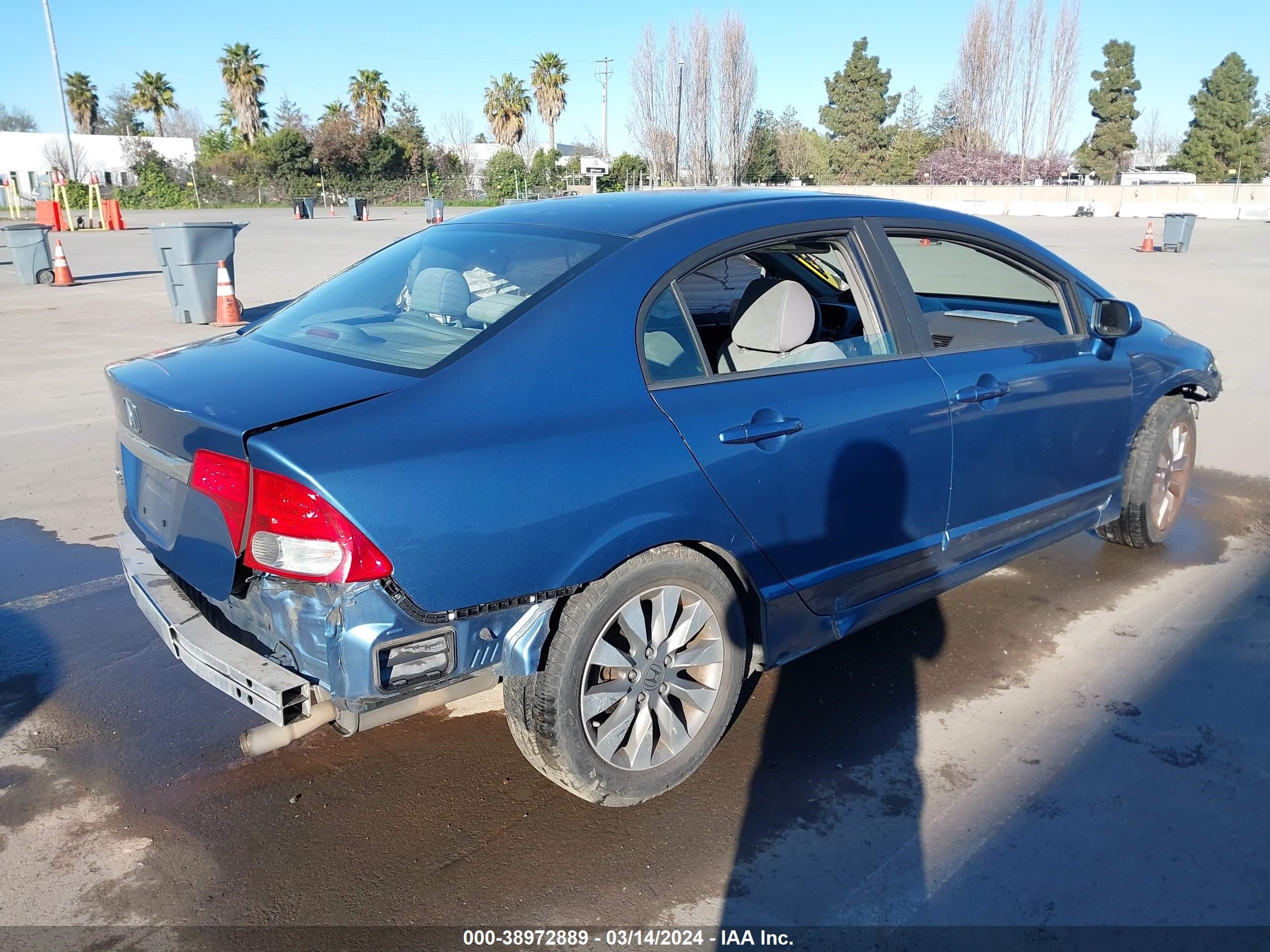 Photo 3 VIN: 19XFA16839E005000 - HONDA CIVIC 