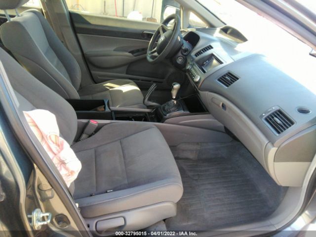 Photo 4 VIN: 19XFA1E39AE057712 - HONDA CIVIC SDN 