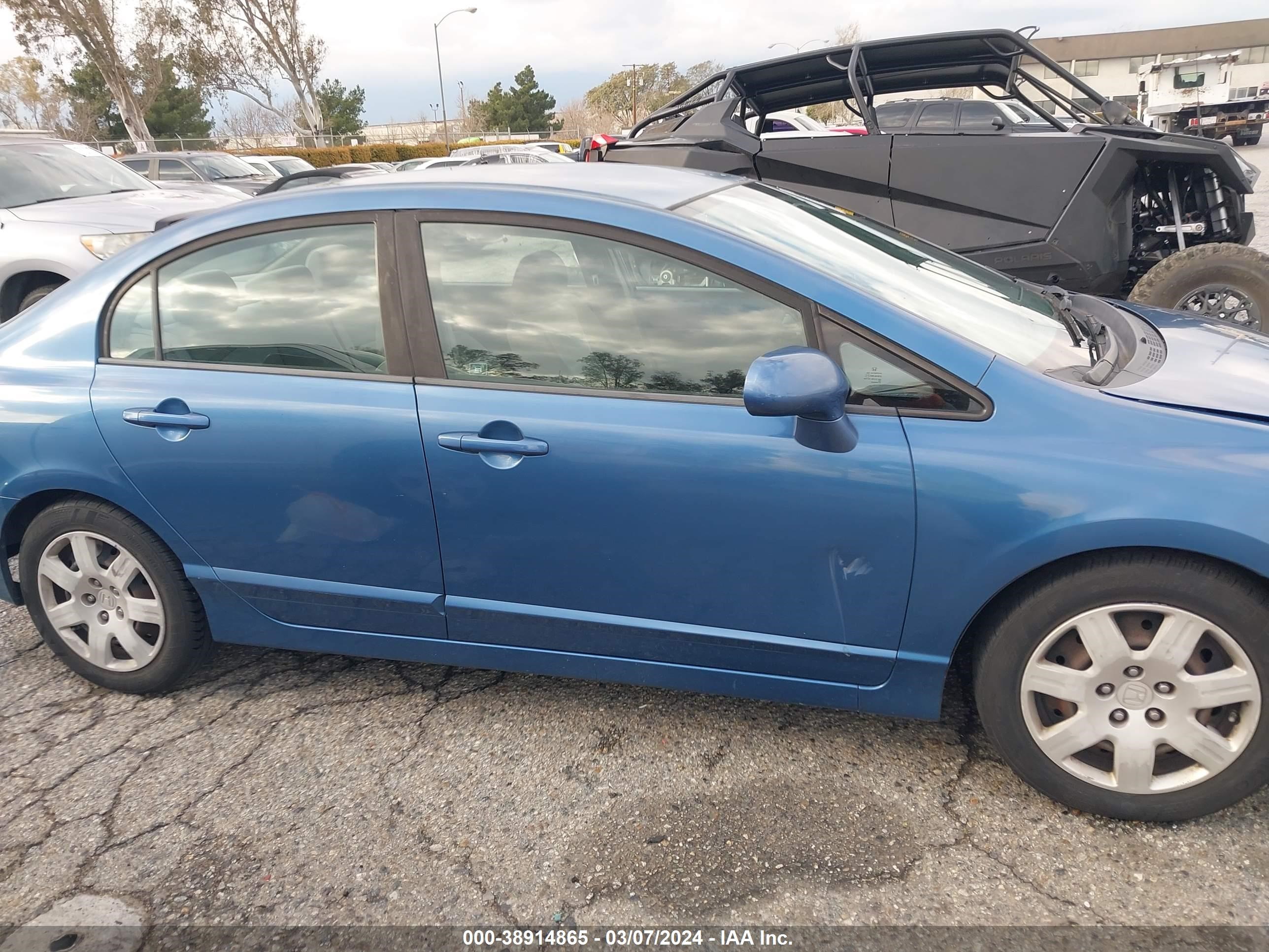 Photo 12 VIN: 19XFA1F52AE042100 - HONDA CIVIC 