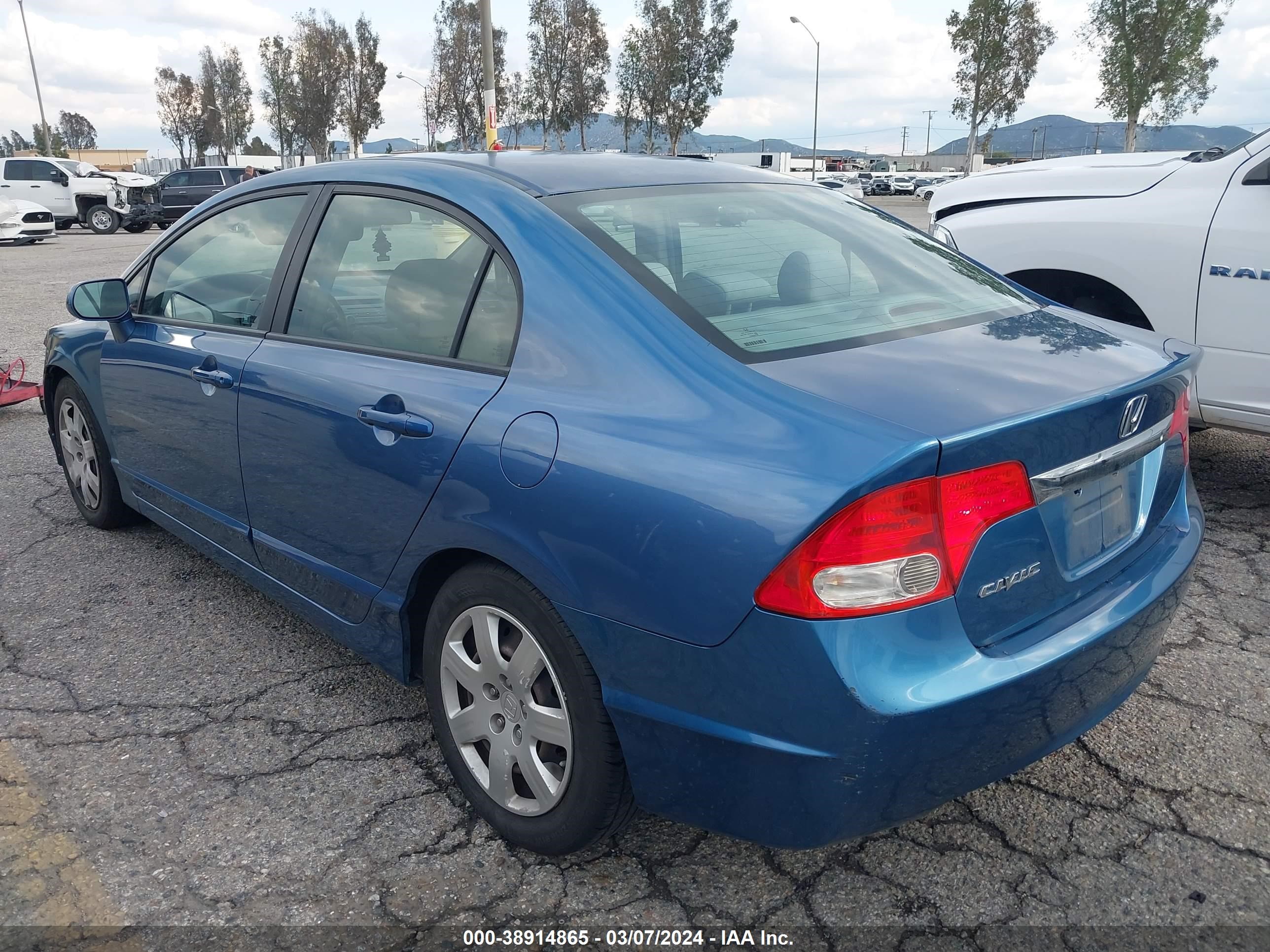 Photo 2 VIN: 19XFA1F52AE042100 - HONDA CIVIC 