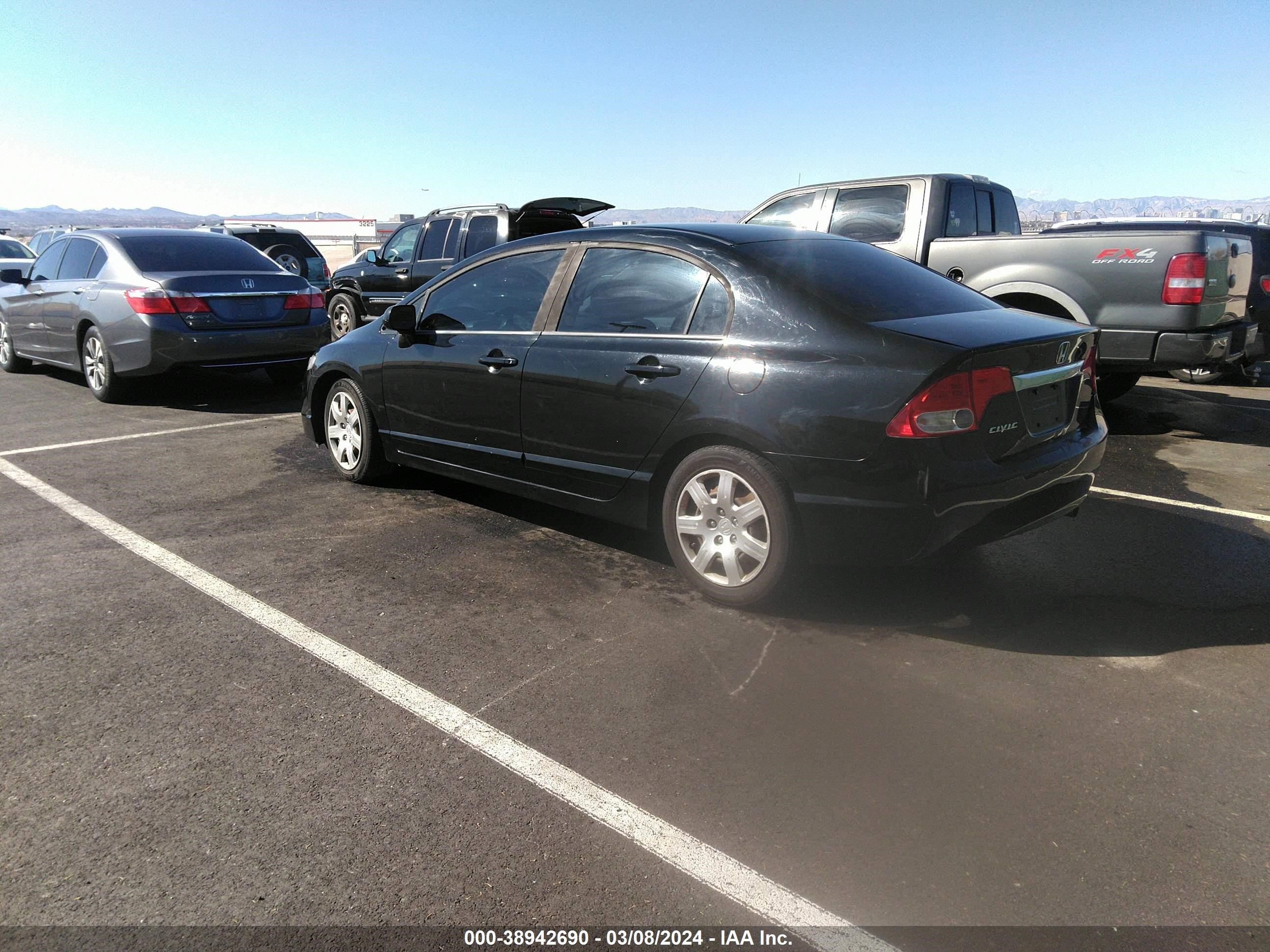 Photo 2 VIN: 19XFA1F58AE085274 - HONDA CIVIC 