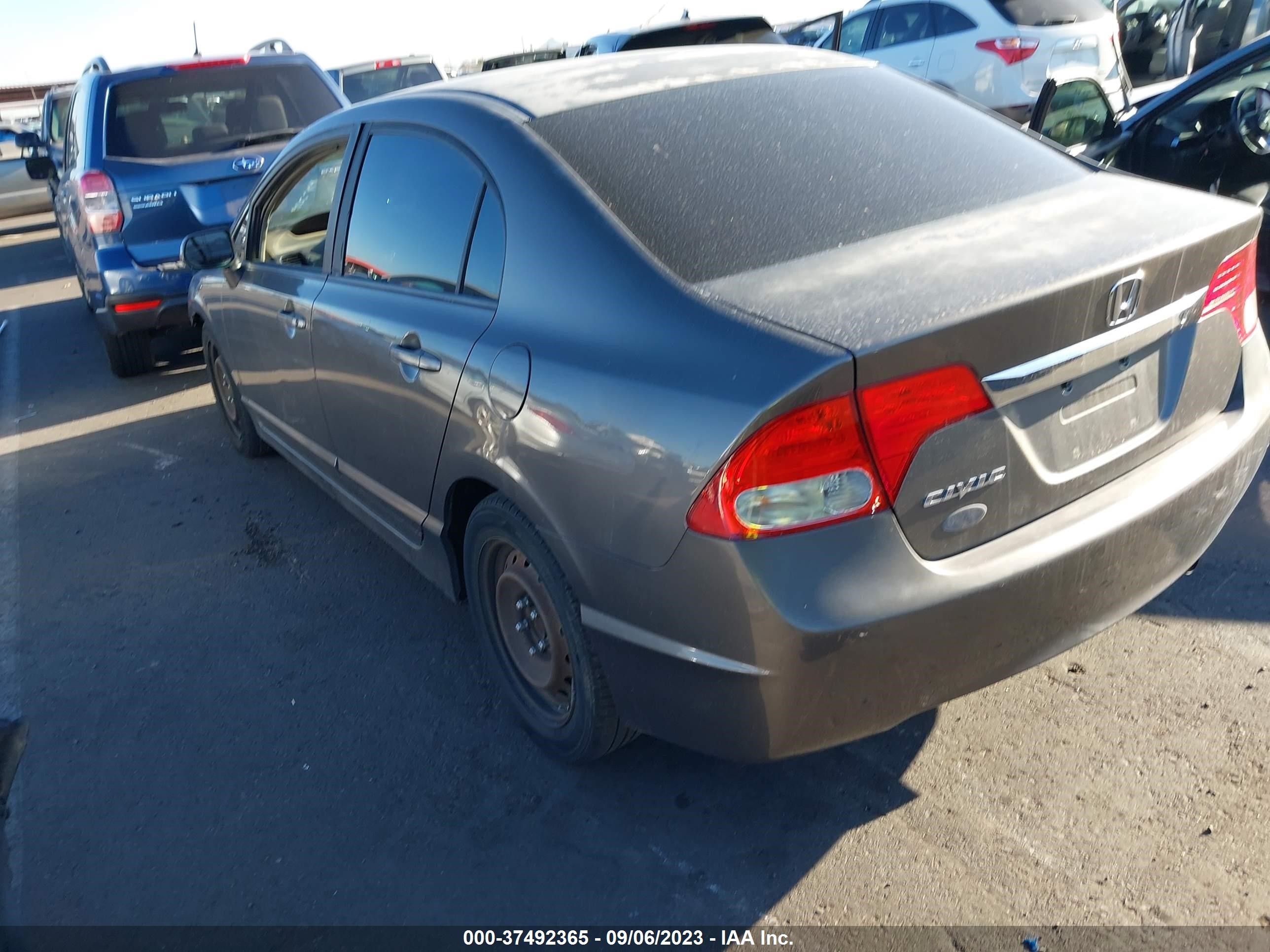 Photo 2 VIN: 19XFA1F59AE063106 - HONDA CIVIC 