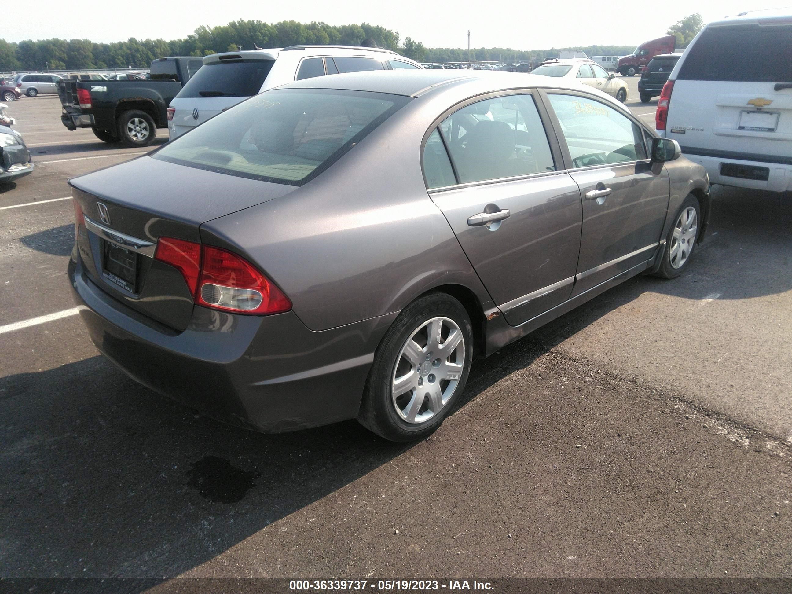 Photo 3 VIN: 19XFA1F5XAE005845 - HONDA CIVIC 