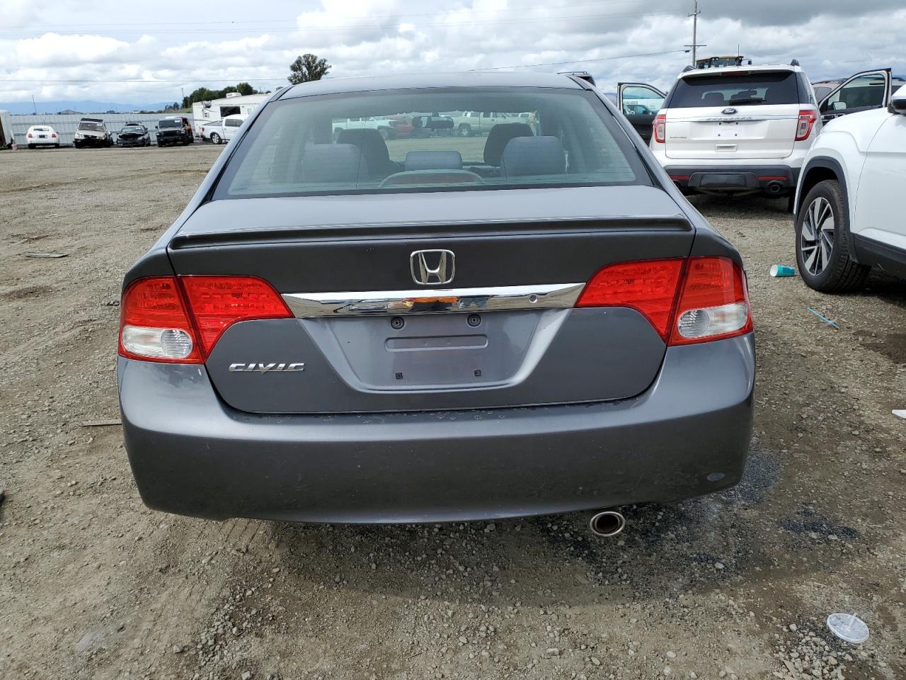 Photo 5 VIN: 19XFA1F64BE044389 - HONDA CIVIC 