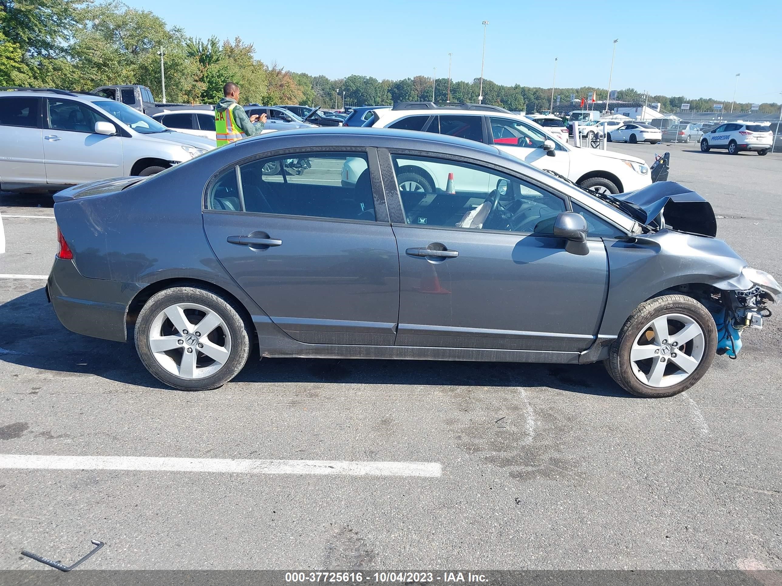 Photo 12 VIN: 19XFA1F68BE022332 - HONDA CIVIC 