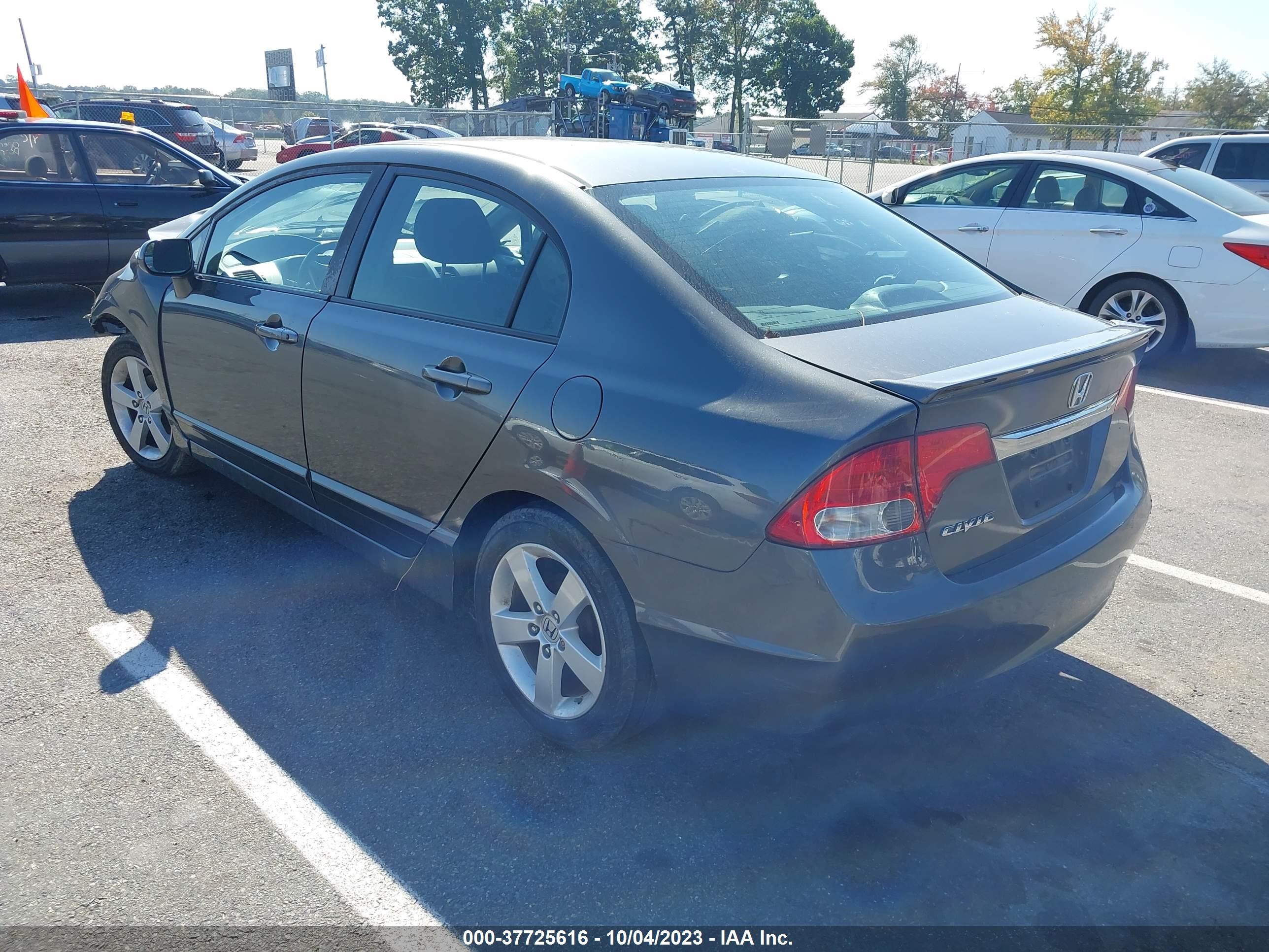 Photo 2 VIN: 19XFA1F68BE022332 - HONDA CIVIC 