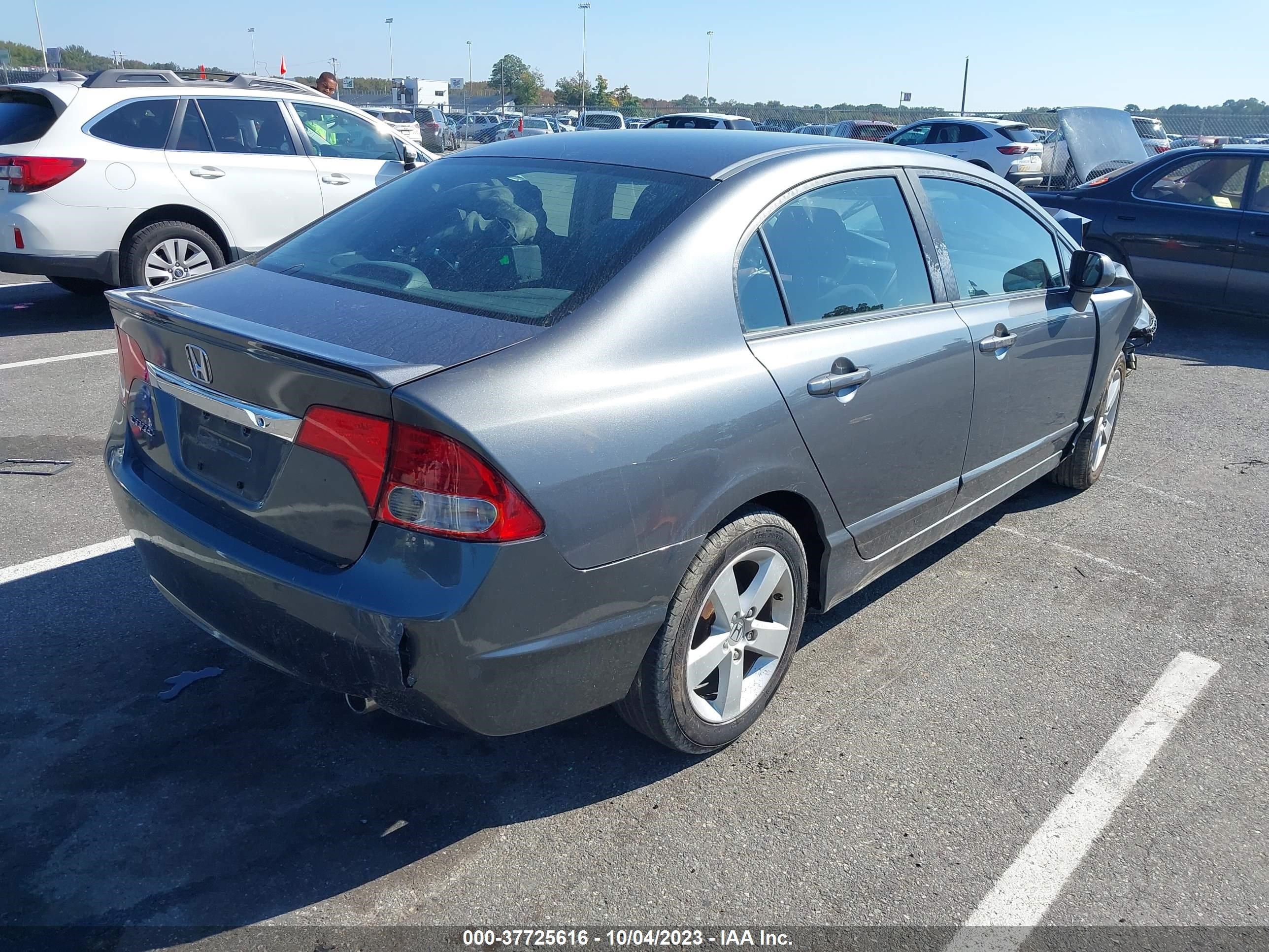 Photo 3 VIN: 19XFA1F68BE022332 - HONDA CIVIC 