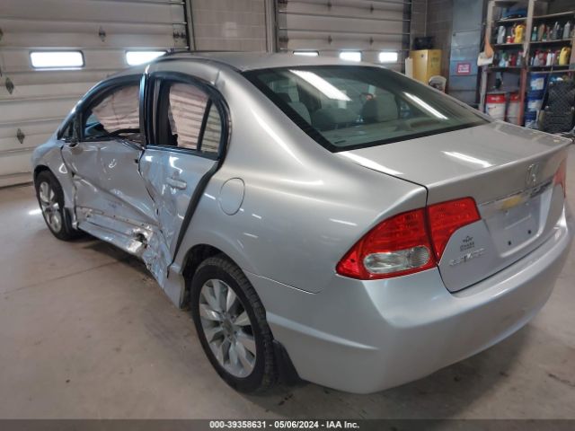 Photo 2 VIN: 19XFA1F81AE001077 - HONDA CIVIC 