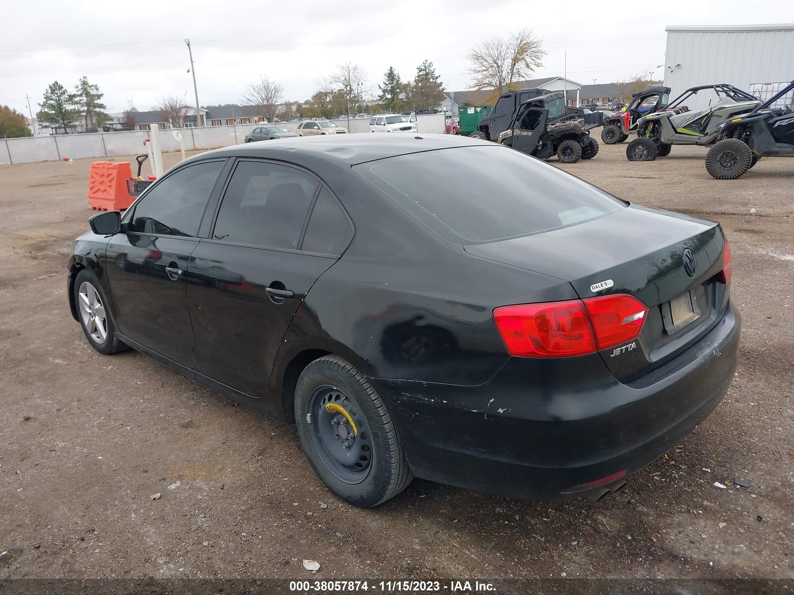 Photo 2 VIN: 19XFA1F90AE066236 - VOLKSWAGEN JETTA 