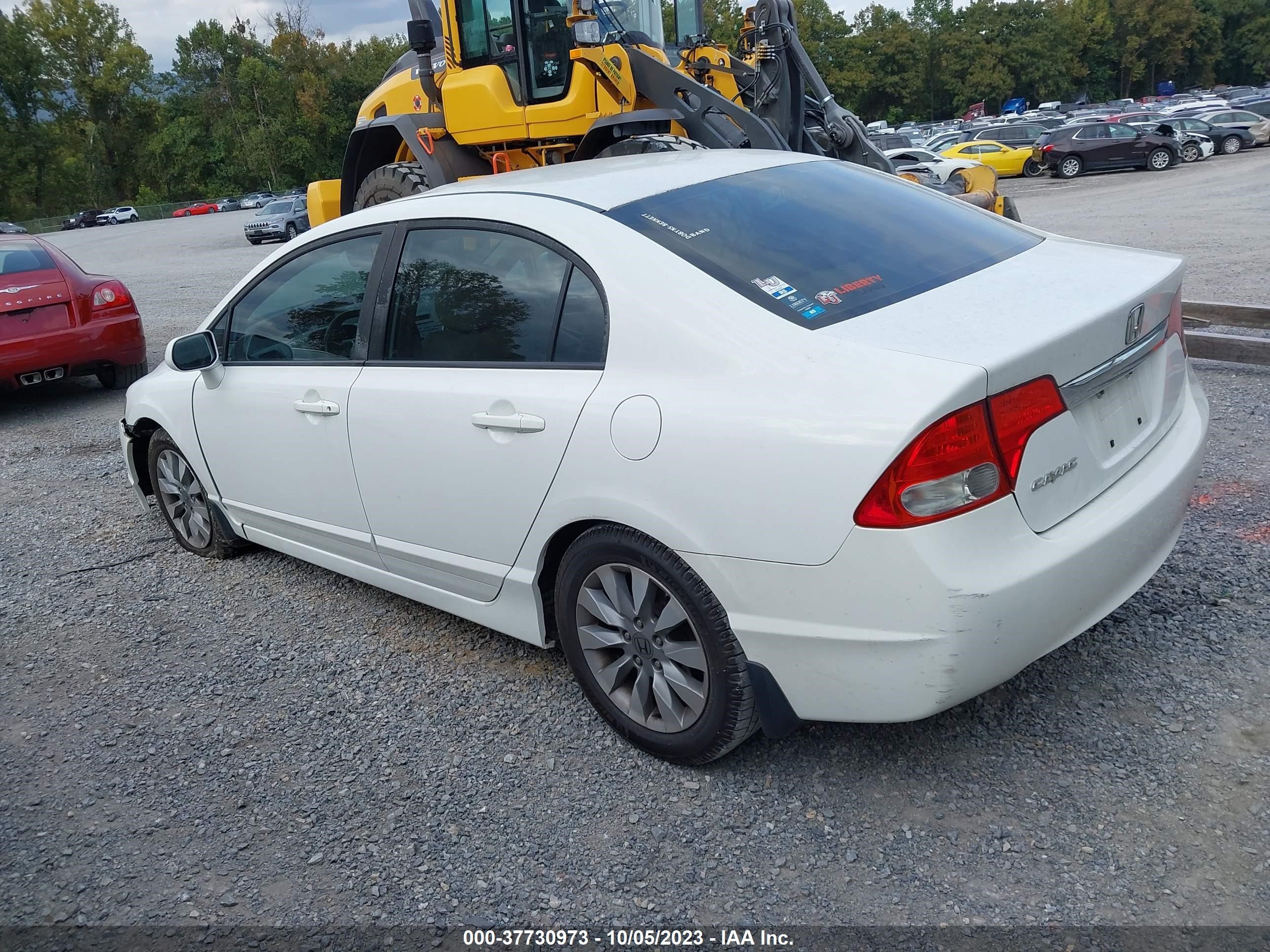 Photo 2 VIN: 19XFA1F92AE000352 - HONDA CIVIC 