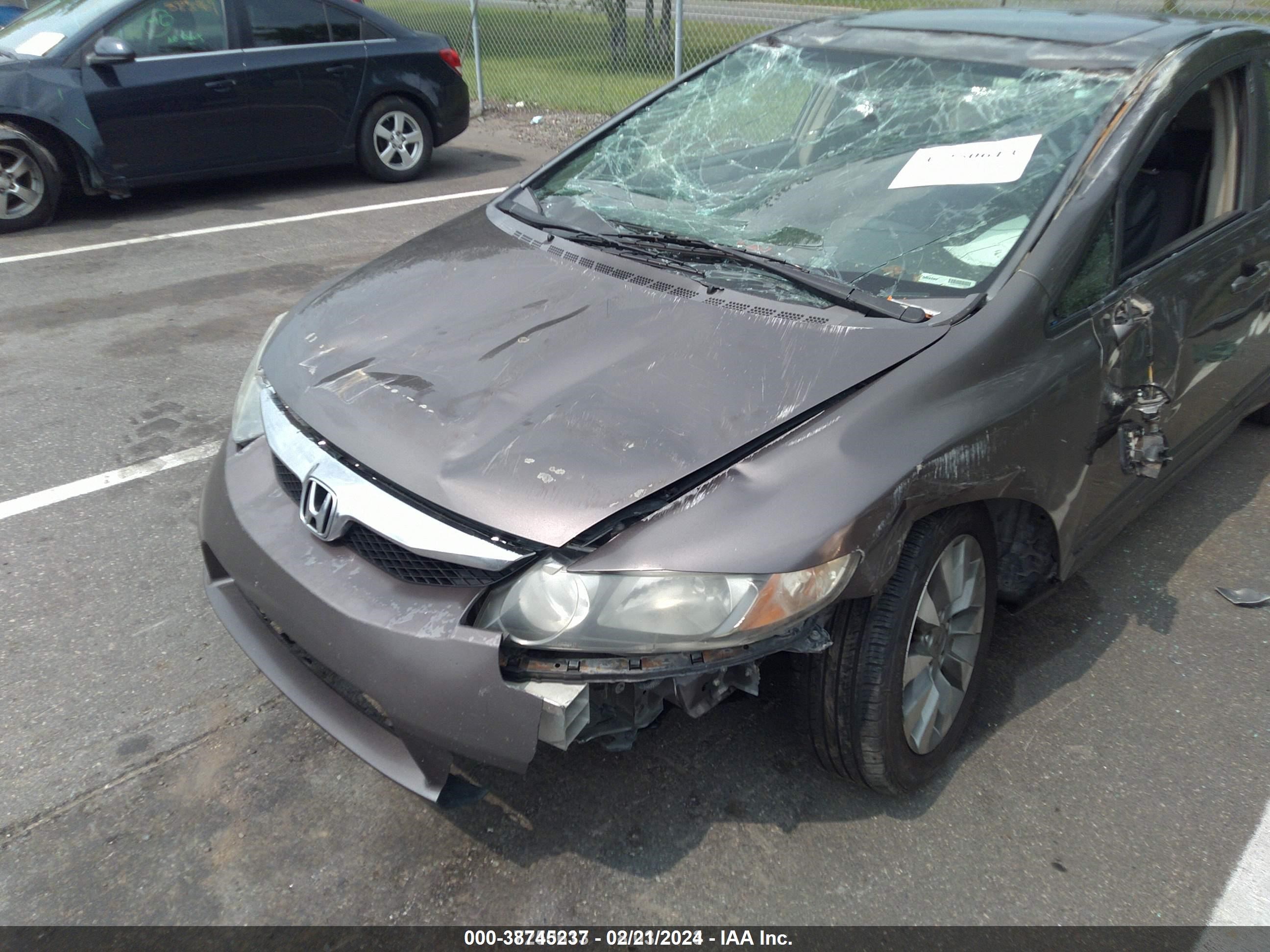 Photo 6 VIN: 19XFA1F93AE033554 - HONDA CIVIC 