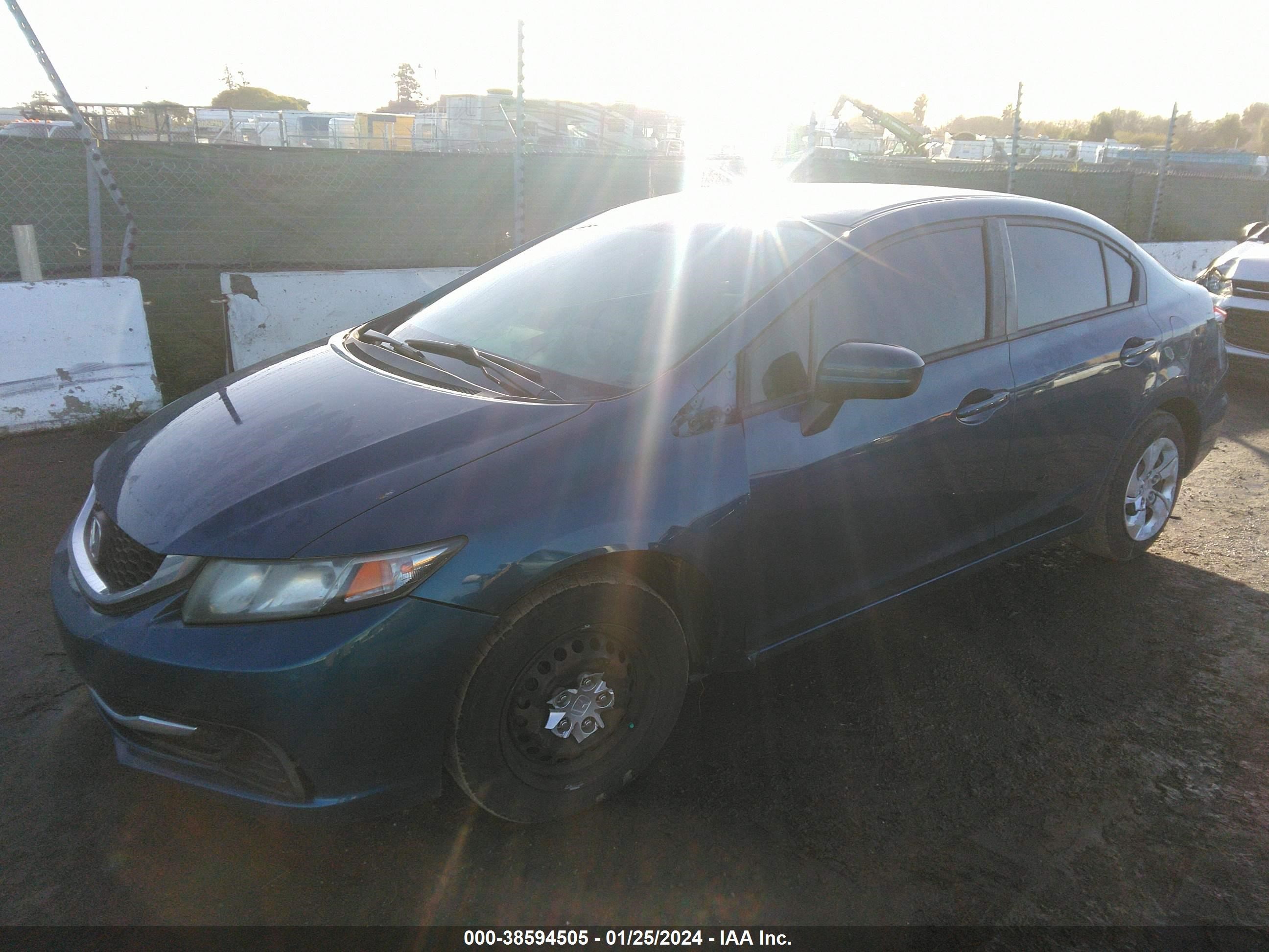 Photo 1 VIN: 19XFB2E51FE051740 - HONDA CIVIC 