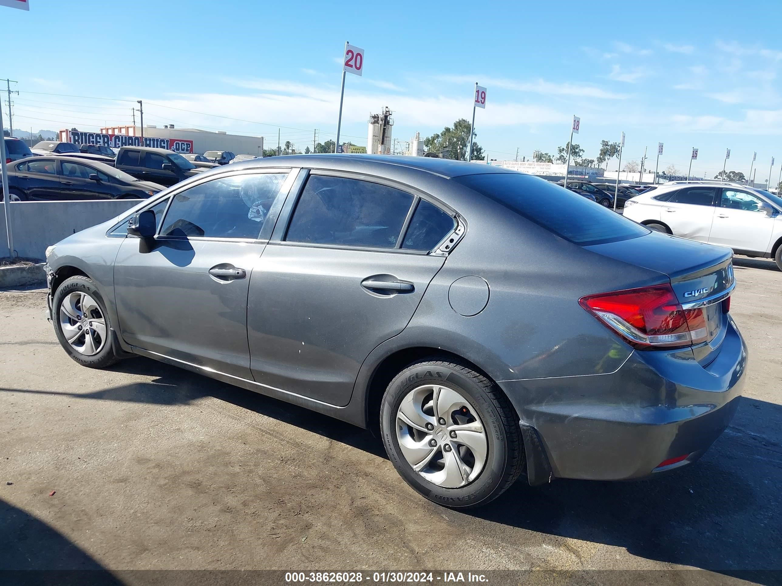 Photo 2 VIN: 19XFB2E56DE098551 - HONDA CIVIC 