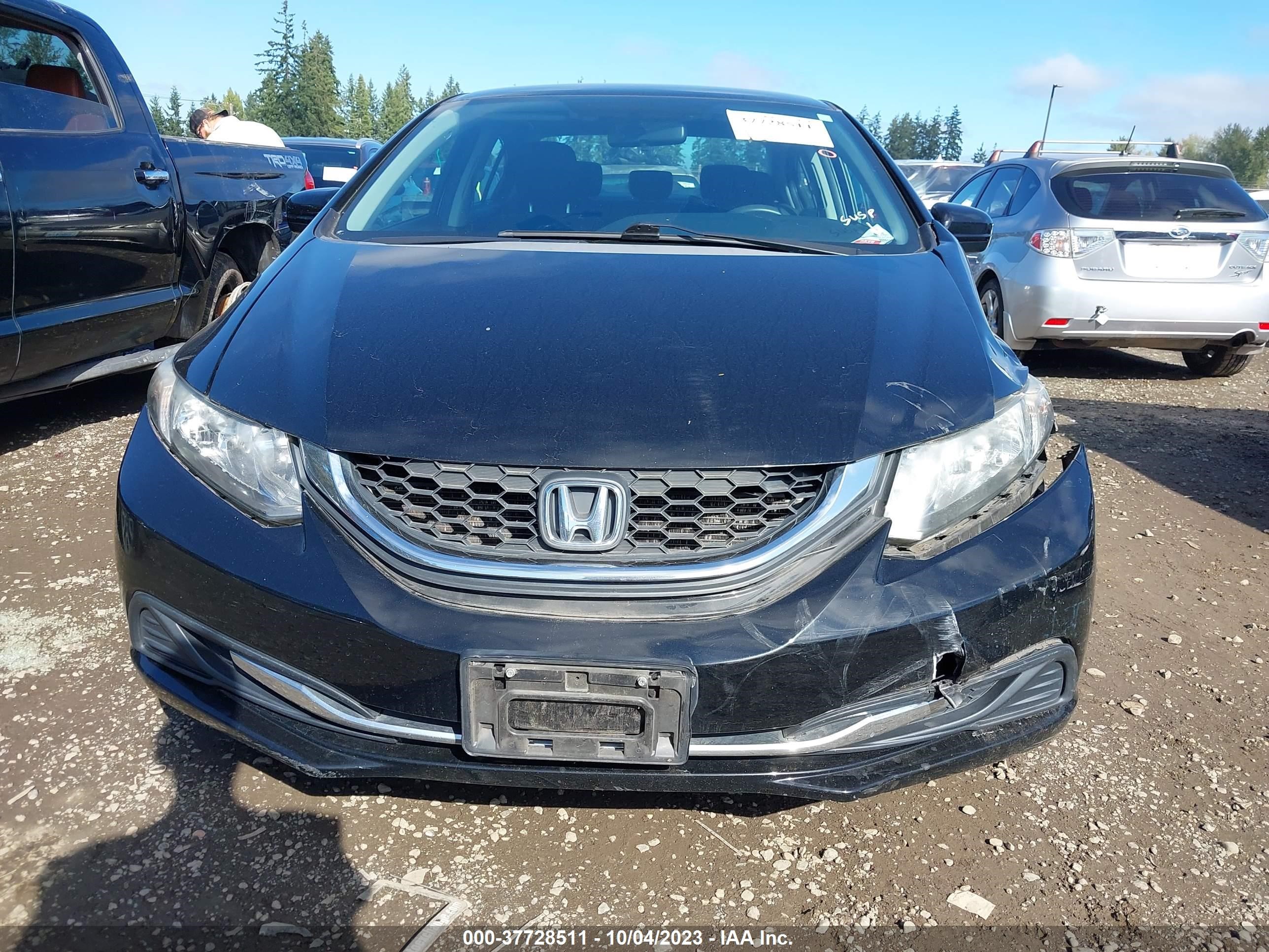 Photo 11 VIN: 19XFB2E5XEE025104 - HONDA CIVIC 