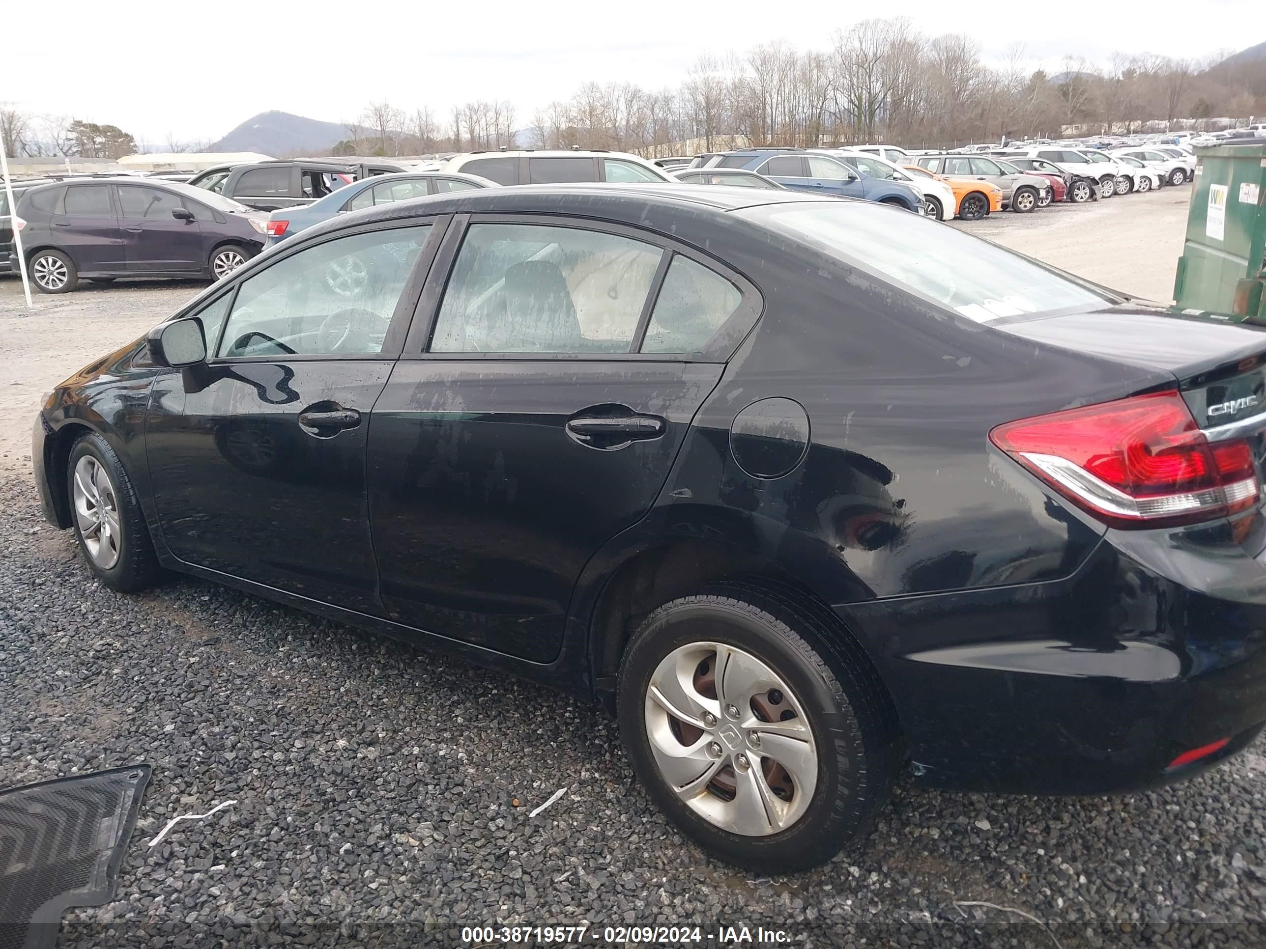 Photo 13 VIN: 19XFB2F50FE118889 - HONDA CIVIC 