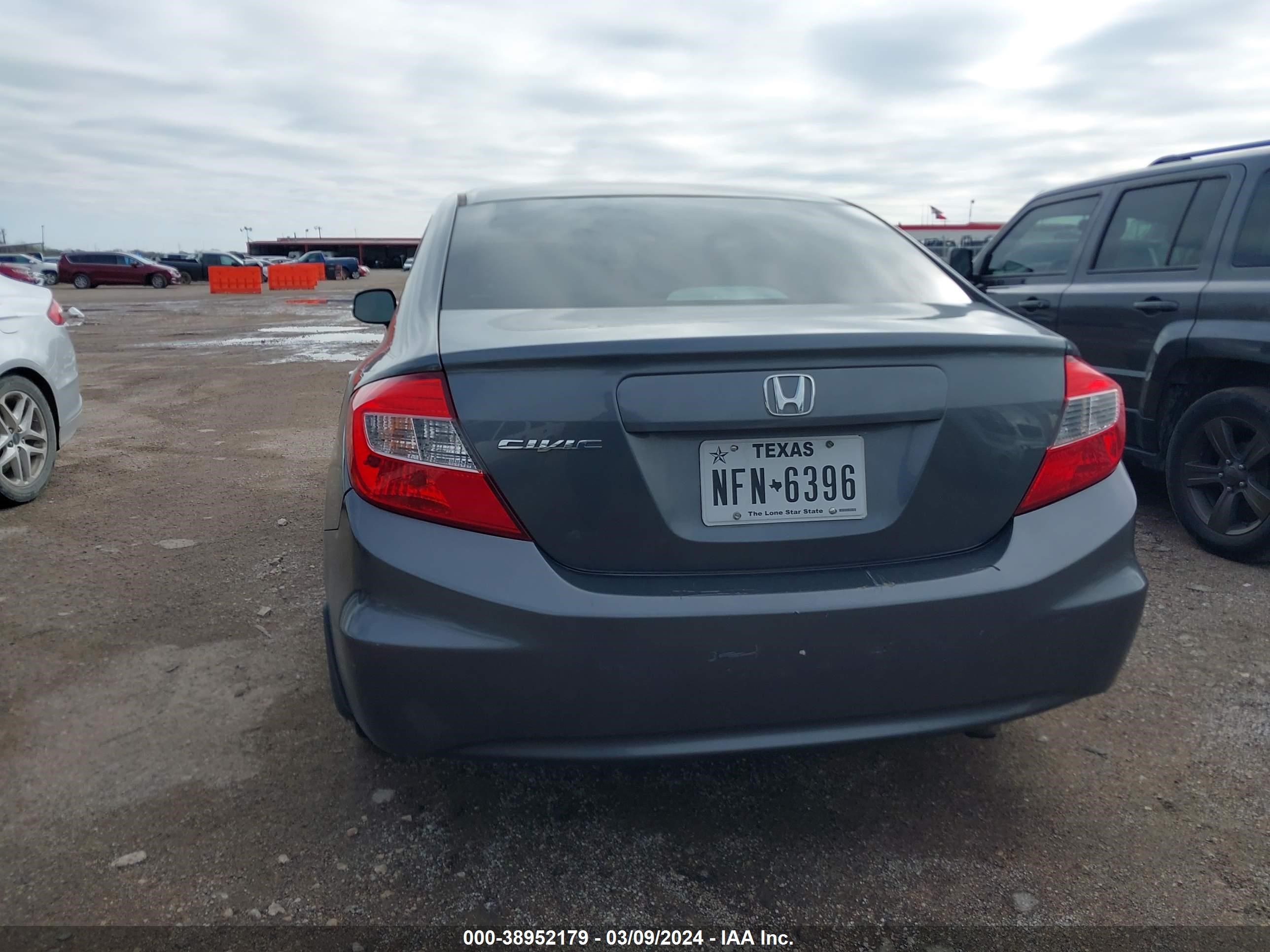 Photo 2 VIN: 19XFB2F51CE086420 - HONDA CIVIC 