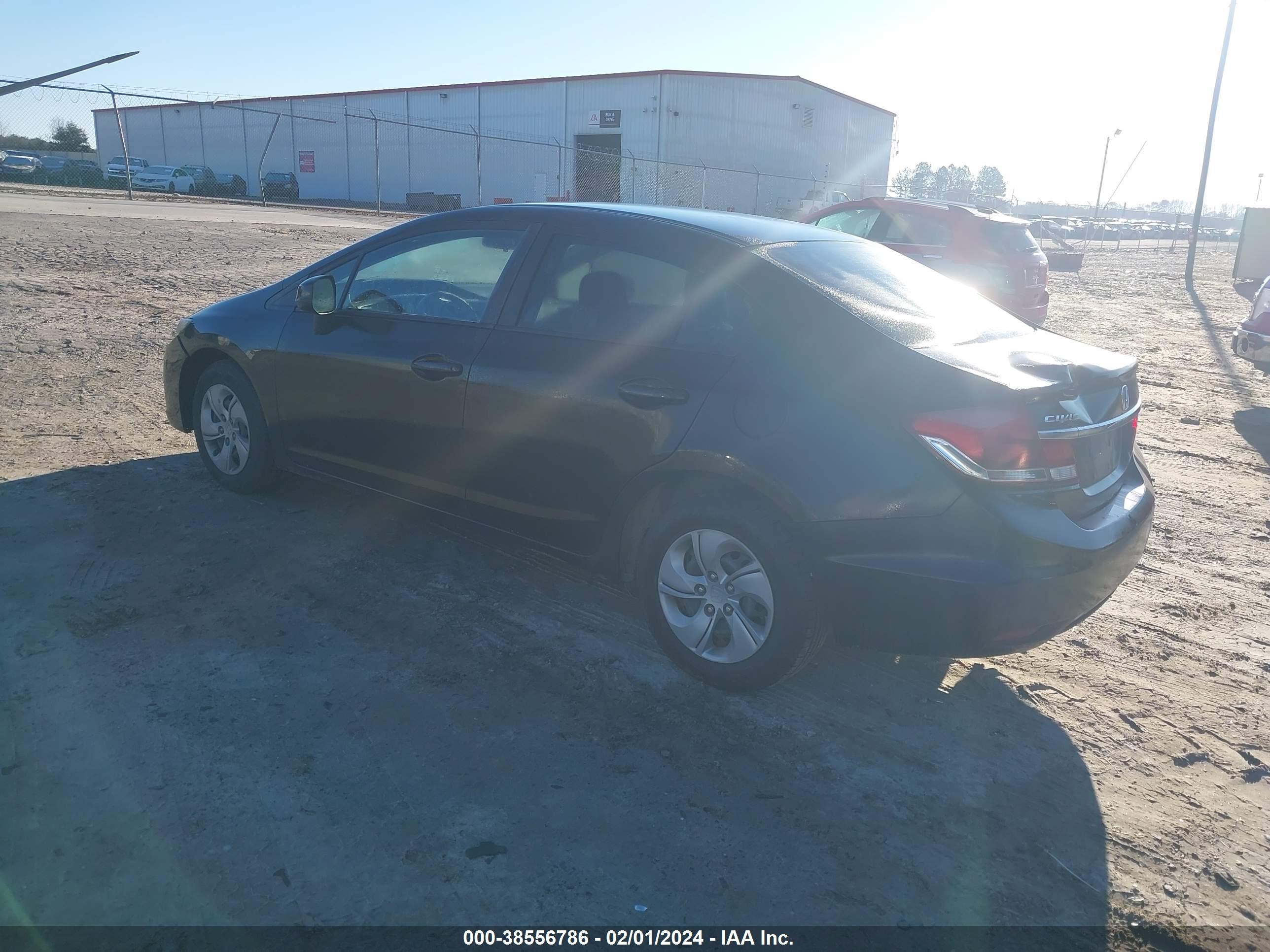 Photo 2 VIN: 19XFB2F51DE037266 - HONDA CIVIC 