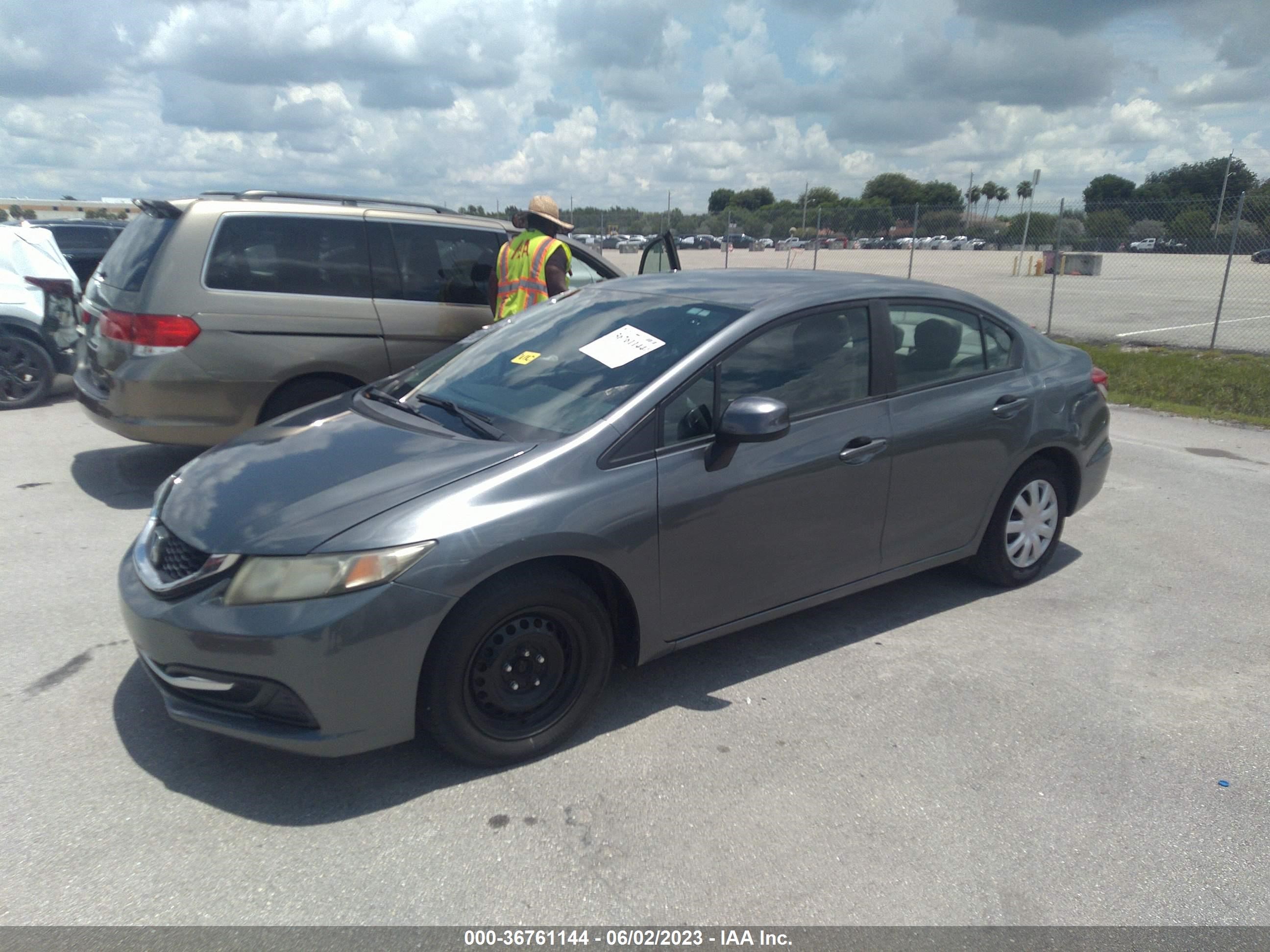 Photo 1 VIN: 19XFB2F51DE067531 - HONDA CIVIC 