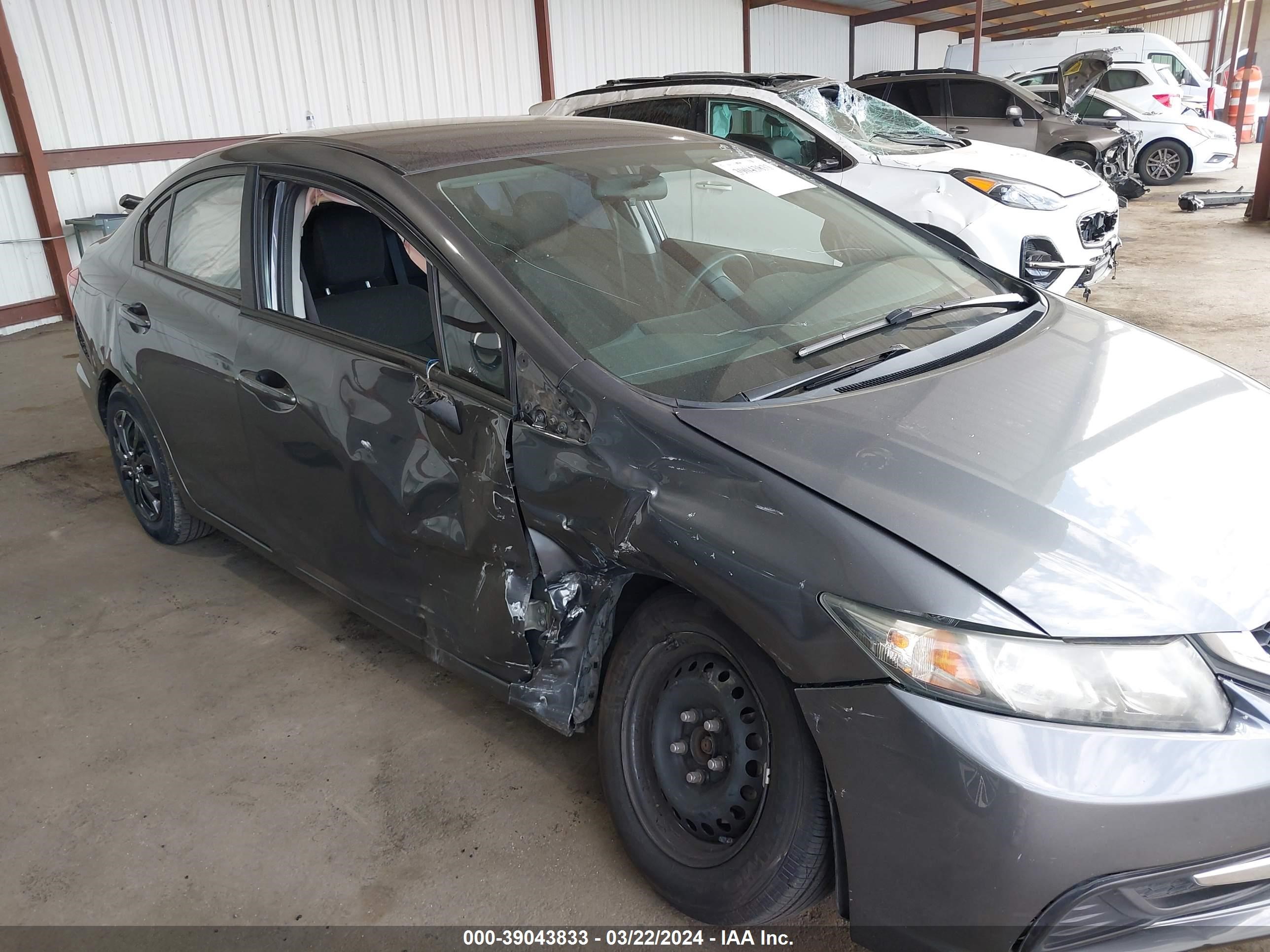 Photo 5 VIN: 19XFB2F51DE204015 - HONDA CIVIC 