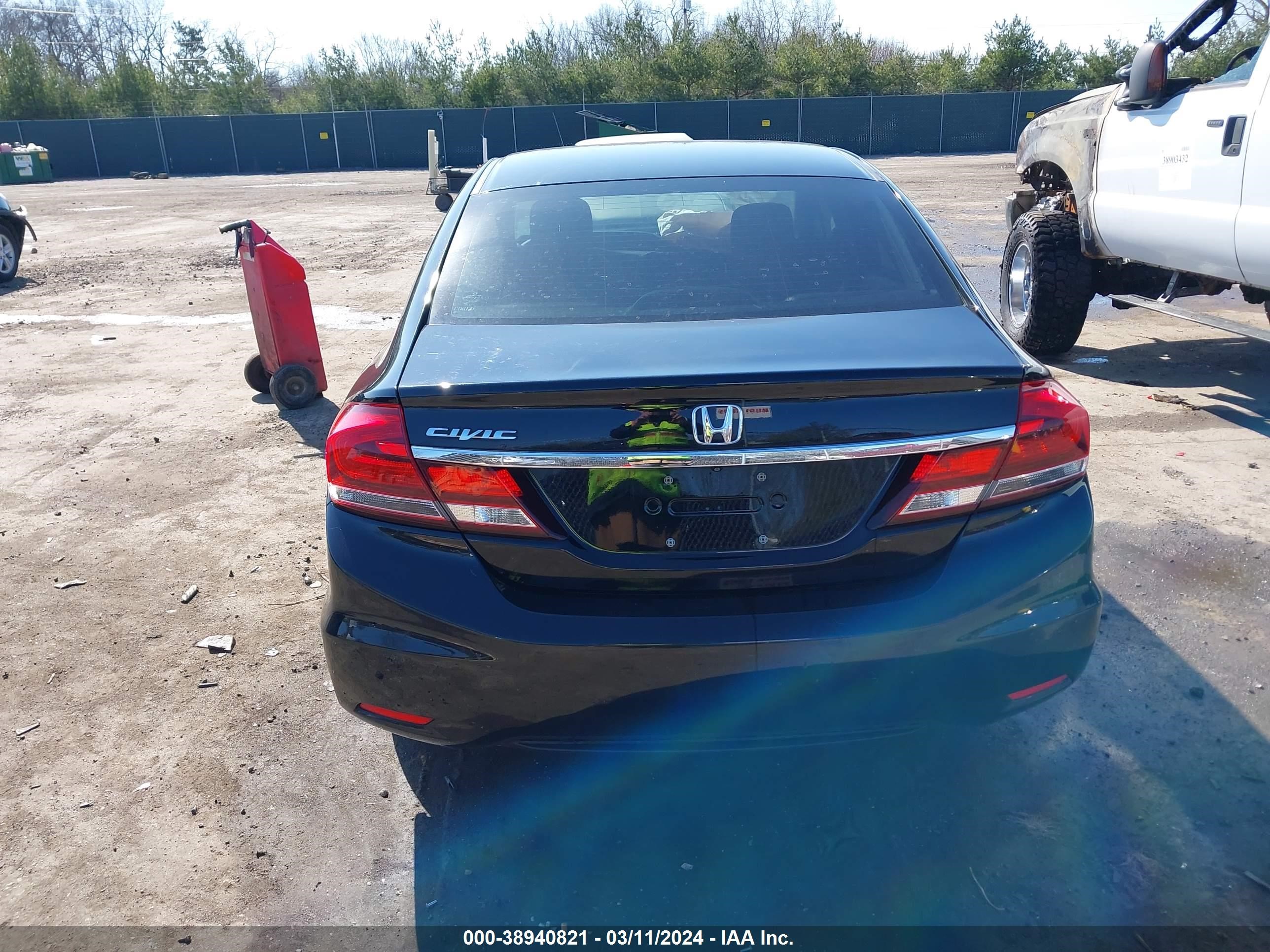 Photo 16 VIN: 19XFB2F51FE091153 - HONDA CIVIC 