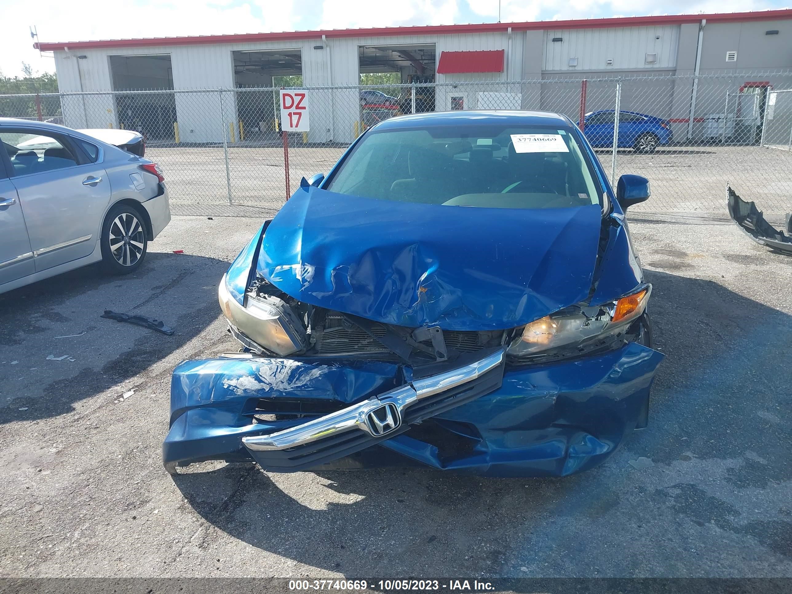 Photo 5 VIN: 19XFB2F52CE018353 - HONDA CIVIC 