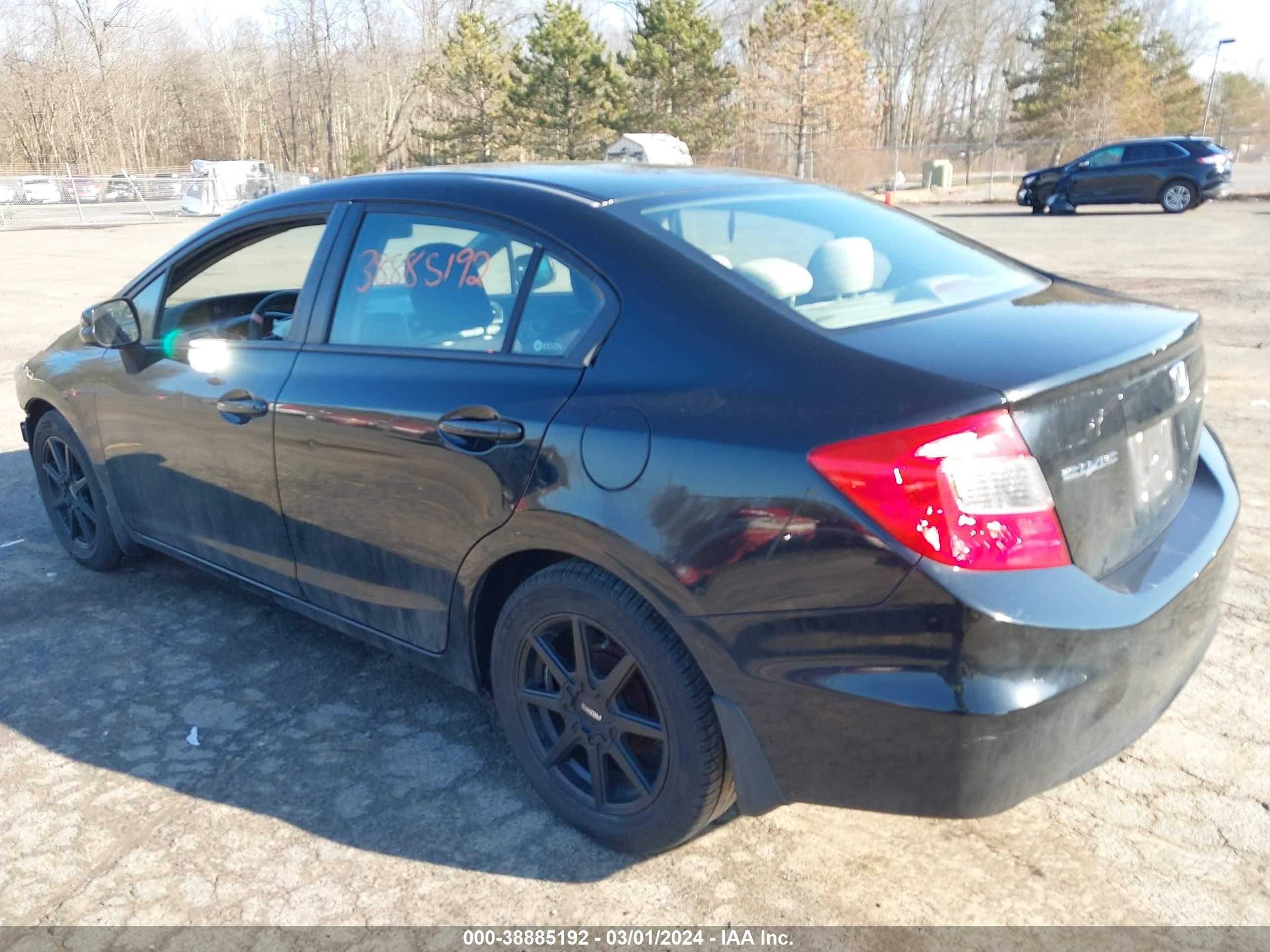 Photo 2 VIN: 19XFB2F52CE095983 - HONDA CIVIC 