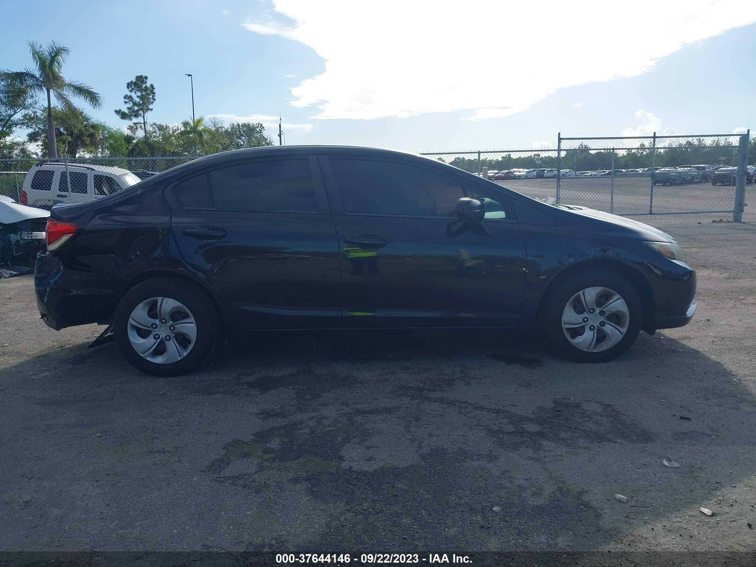 Photo 12 VIN: 19XFB2F52EE016069 - HONDA CIVIC 