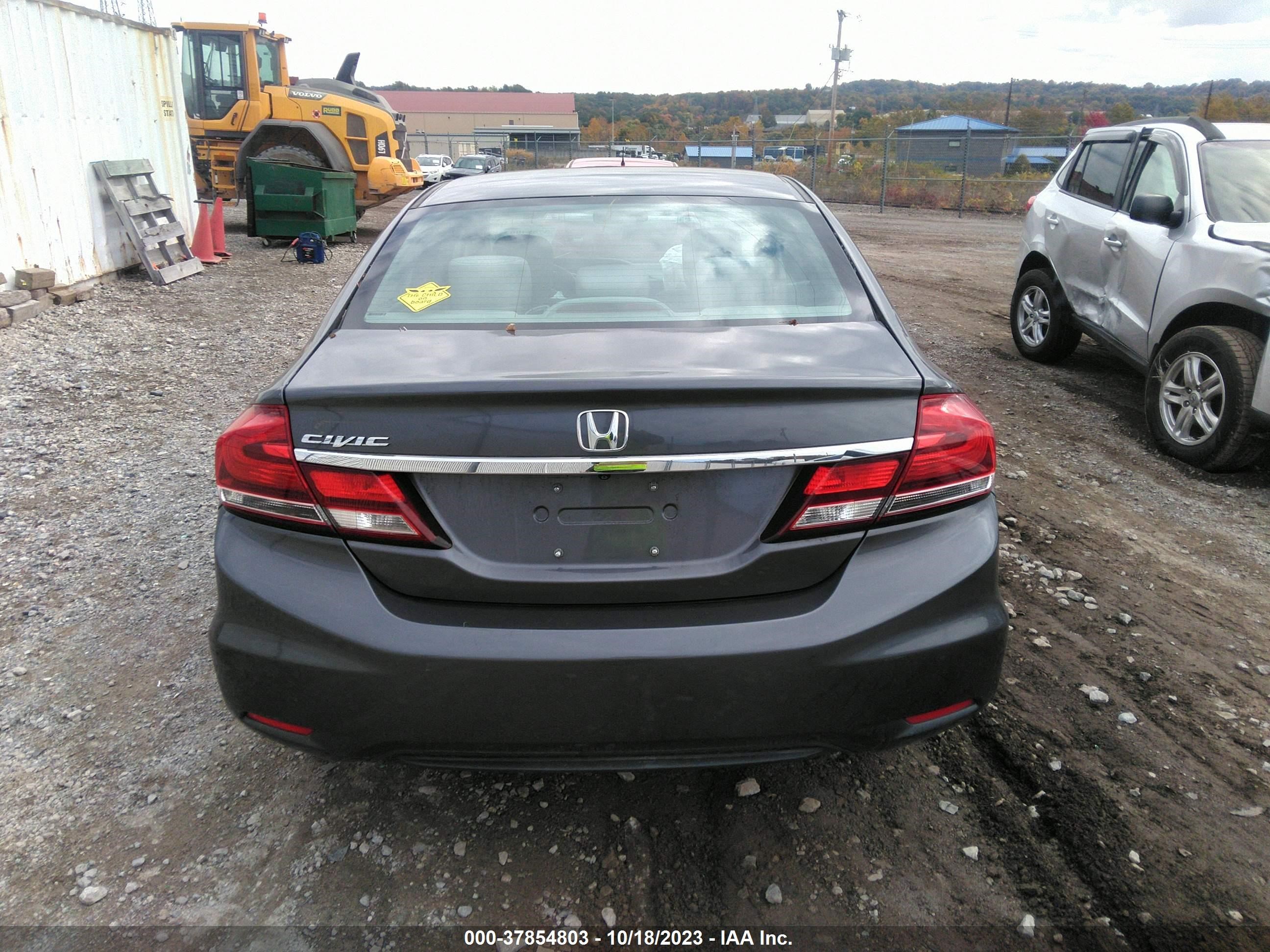 Photo 15 VIN: 19XFB2F52EE218023 - HONDA CIVIC 