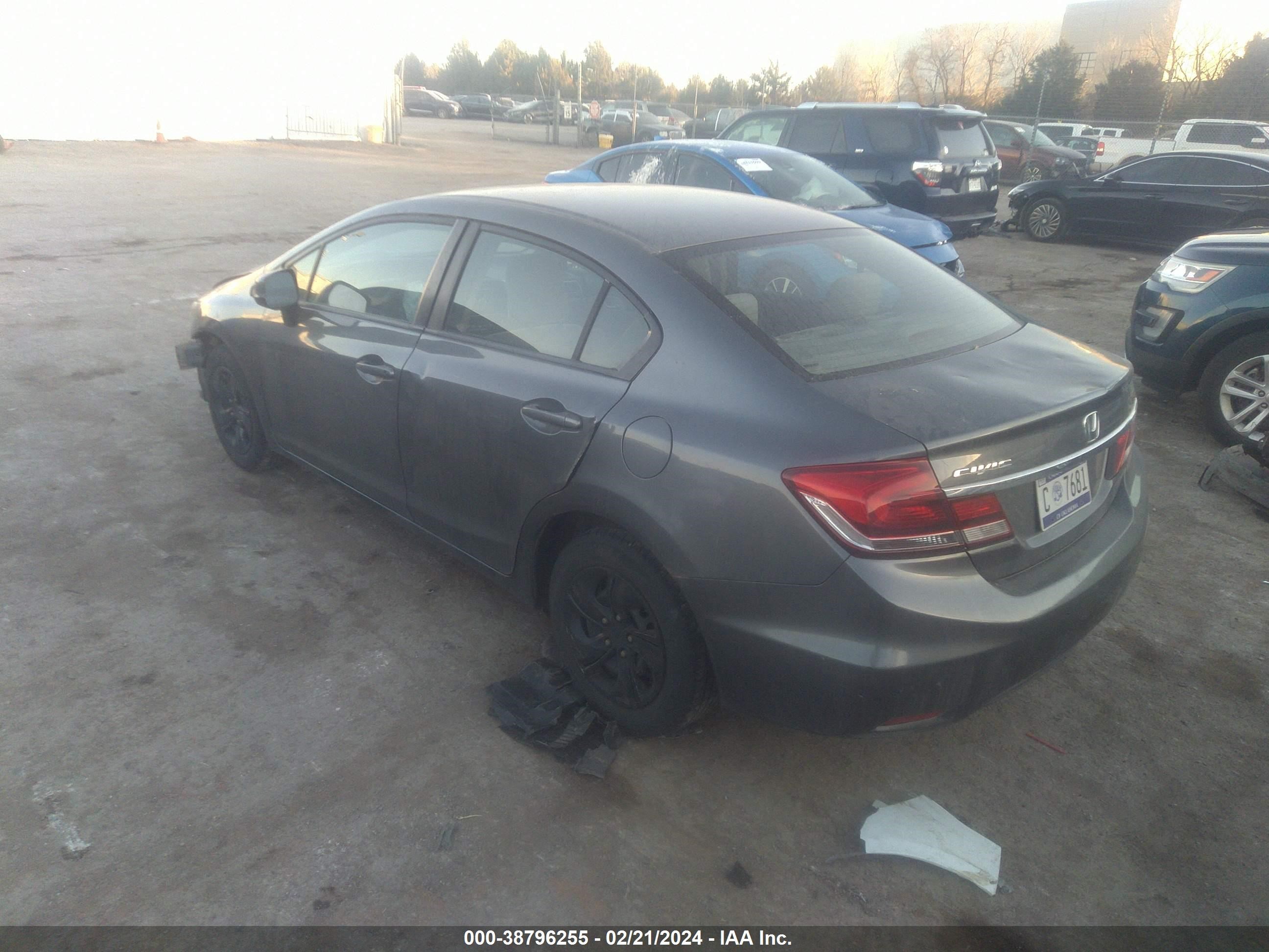 Photo 2 VIN: 19XFB2F53DE027712 - HONDA CIVIC 