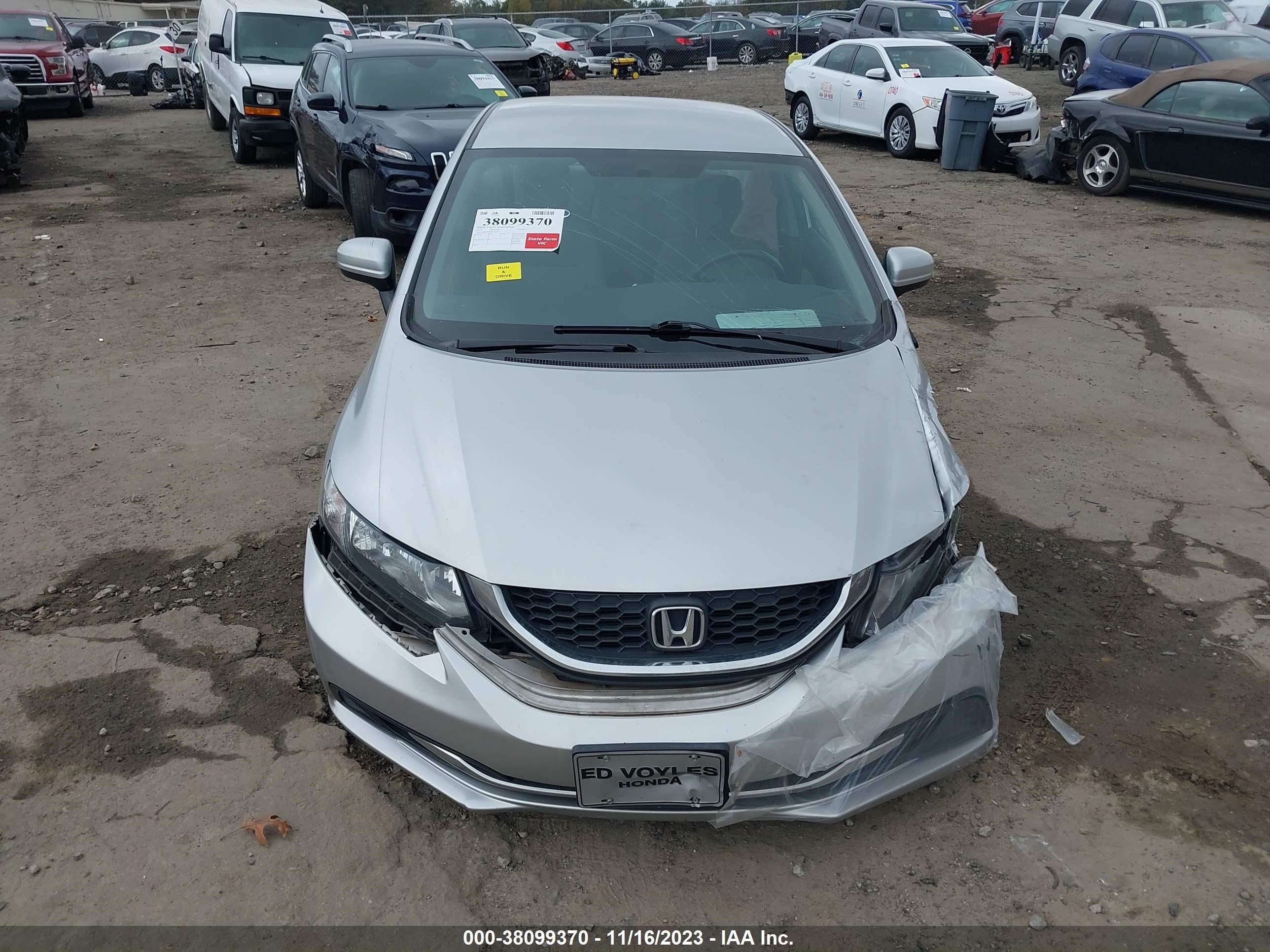 Photo 11 VIN: 19XFB2F53FE275557 - HONDA CIVIC 