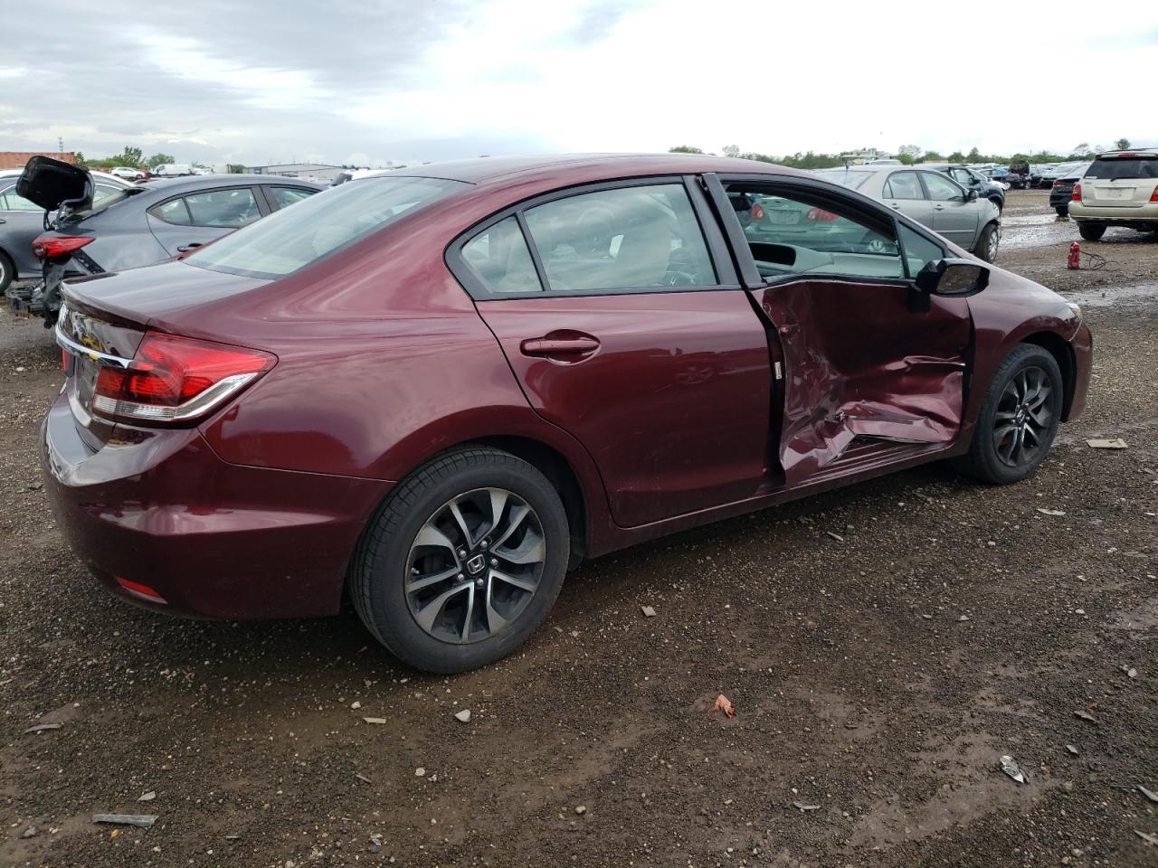 Photo 2 VIN: 19XFB2F54DE007775 - HONDA CIVIC 