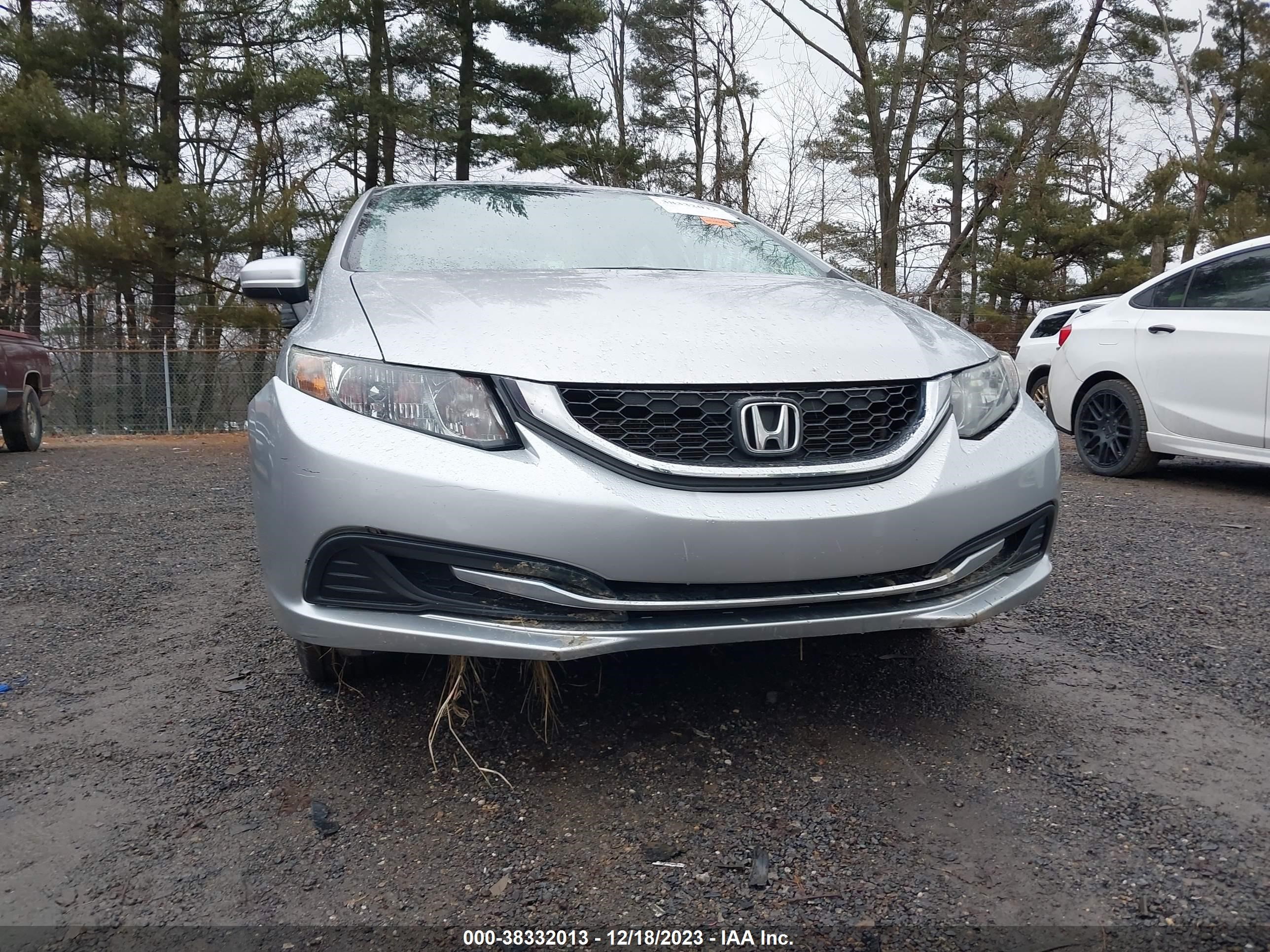 Photo 5 VIN: 19XFB2F54EE241187 - HONDA CIVIC 