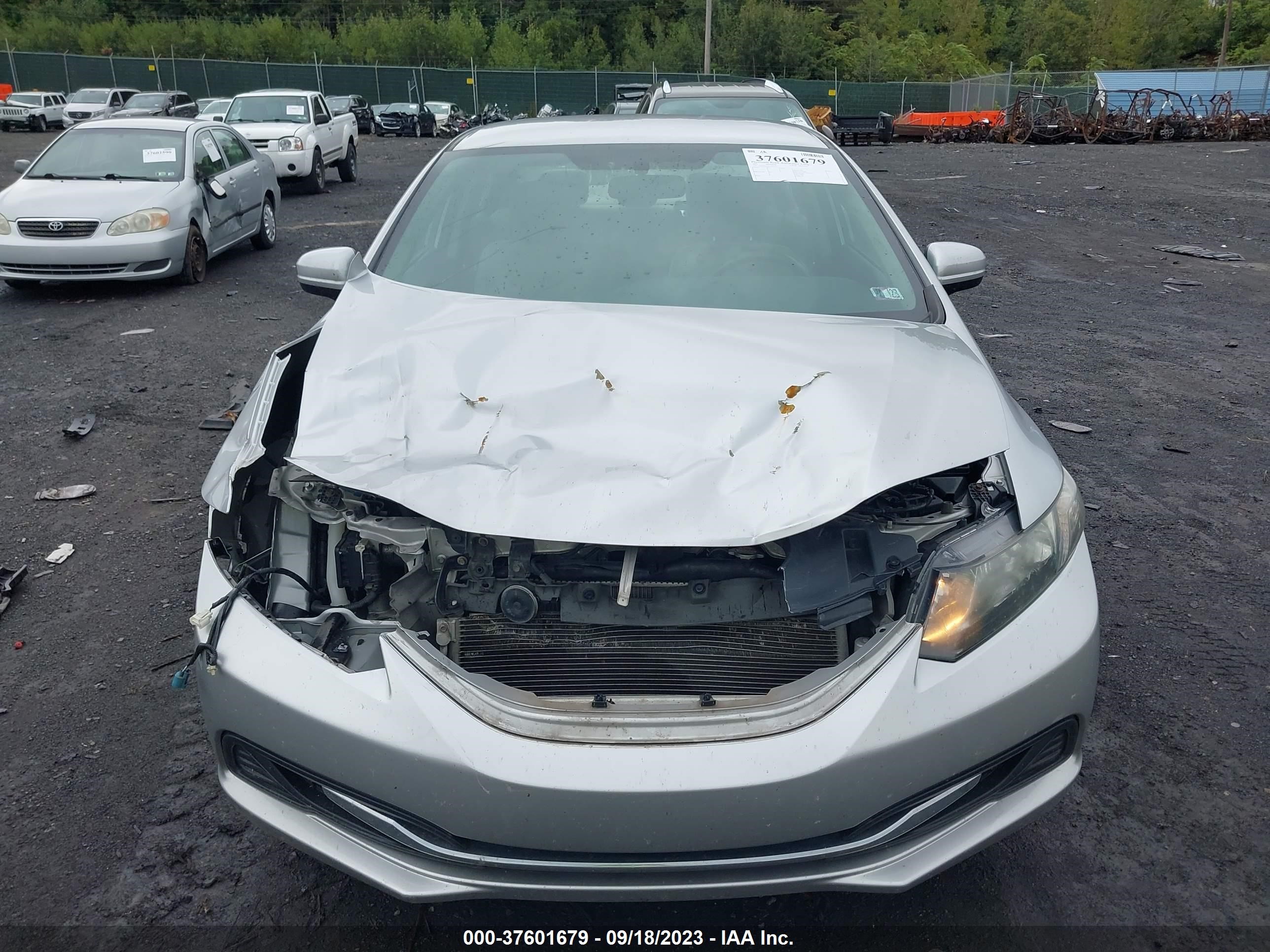 Photo 11 VIN: 19XFB2F54FE260159 - HONDA CIVIC 