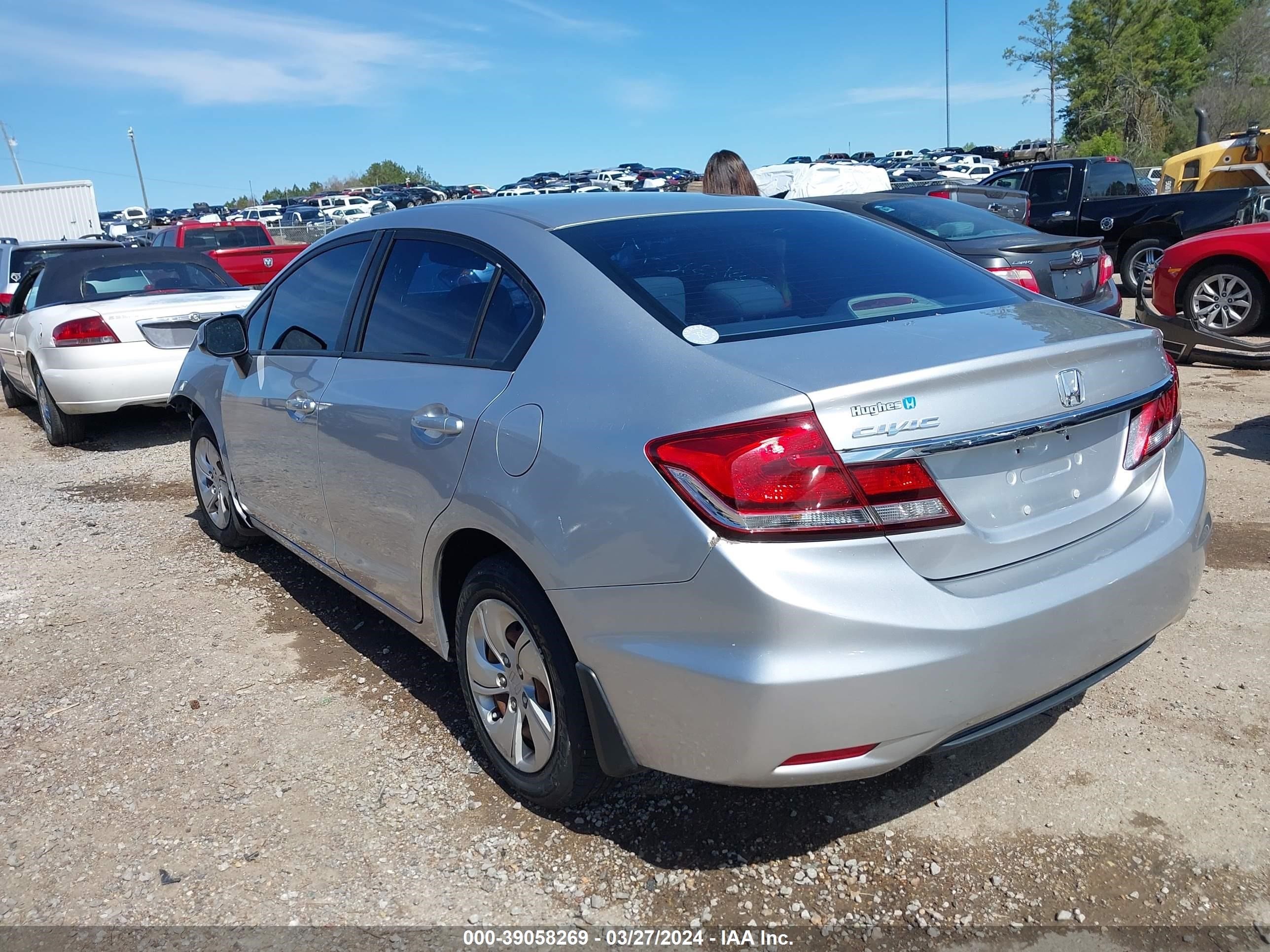 Photo 2 VIN: 19XFB2F55DE059979 - HONDA CIVIC 