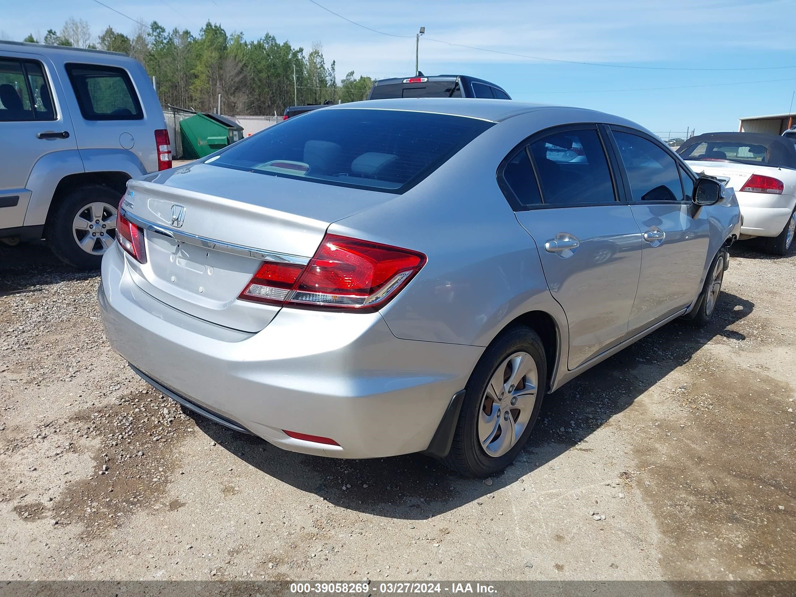 Photo 3 VIN: 19XFB2F55DE059979 - HONDA CIVIC 