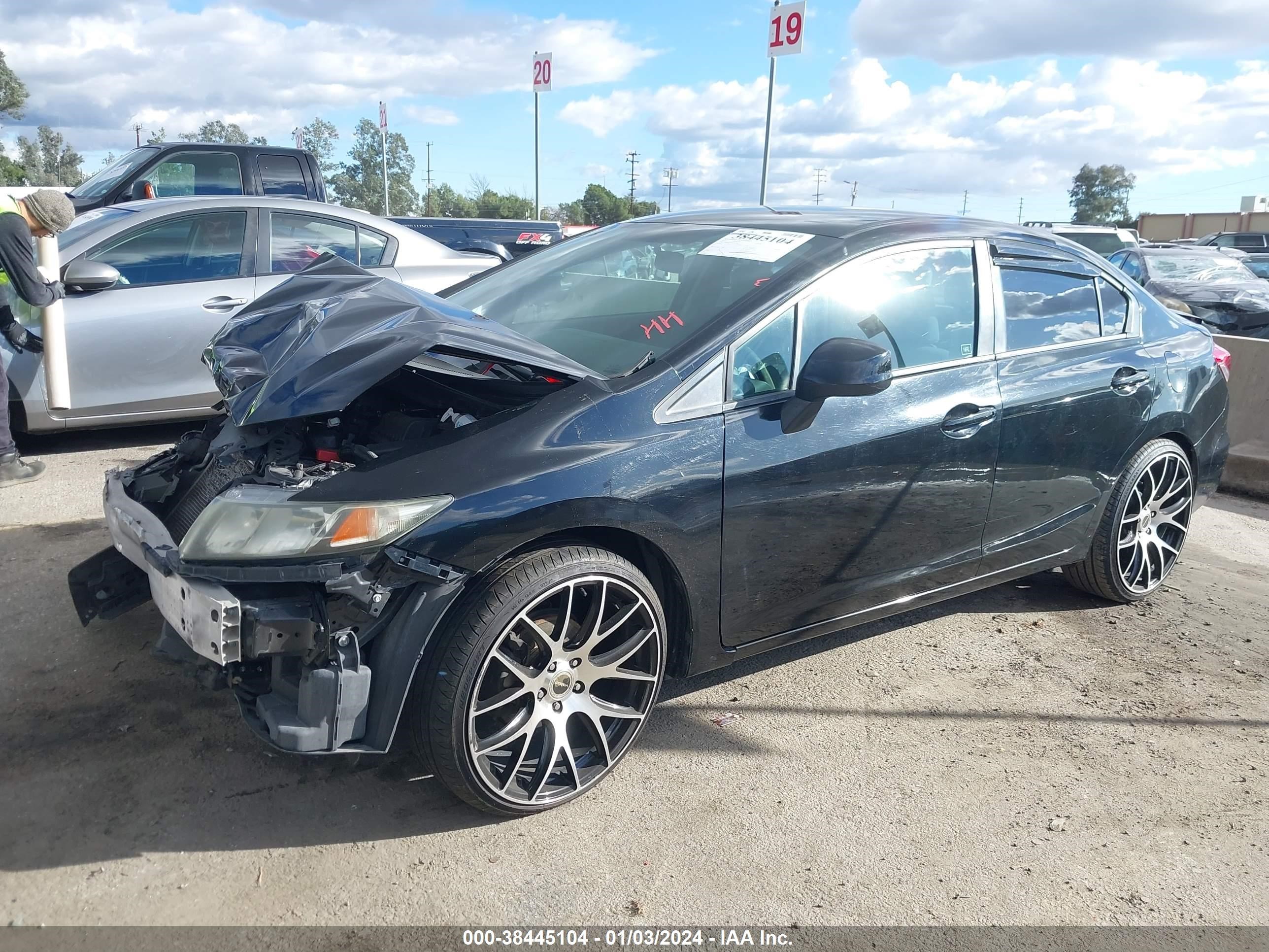 Photo 1 VIN: 19XFB2F56DE253968 - HONDA CIVIC 