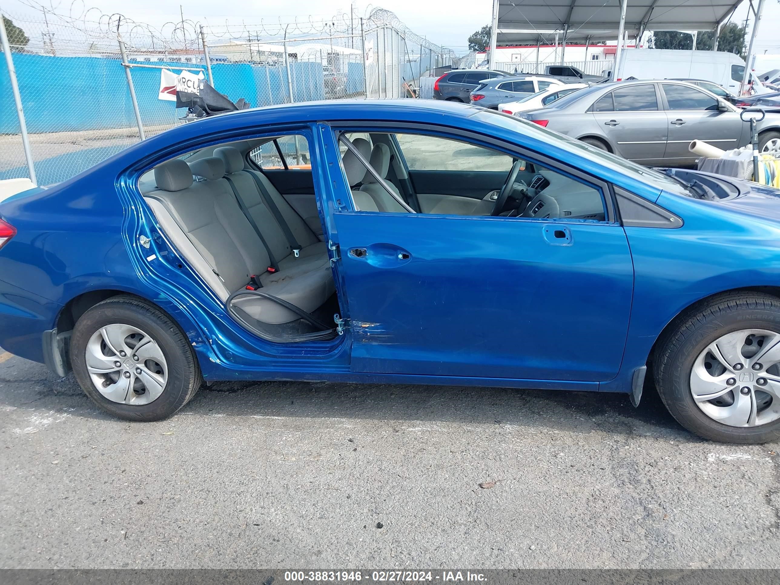 Photo 13 VIN: 19XFB2F56DE289918 - HONDA CIVIC 