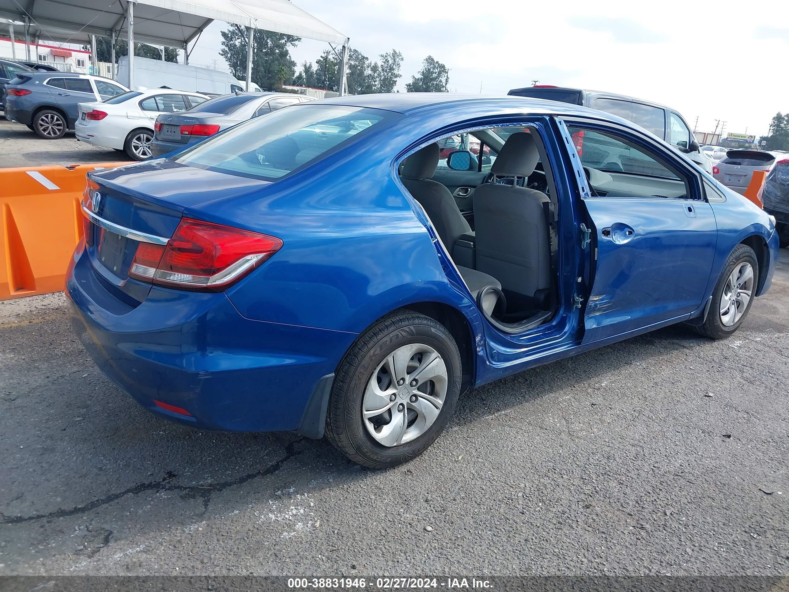 Photo 3 VIN: 19XFB2F56DE289918 - HONDA CIVIC 