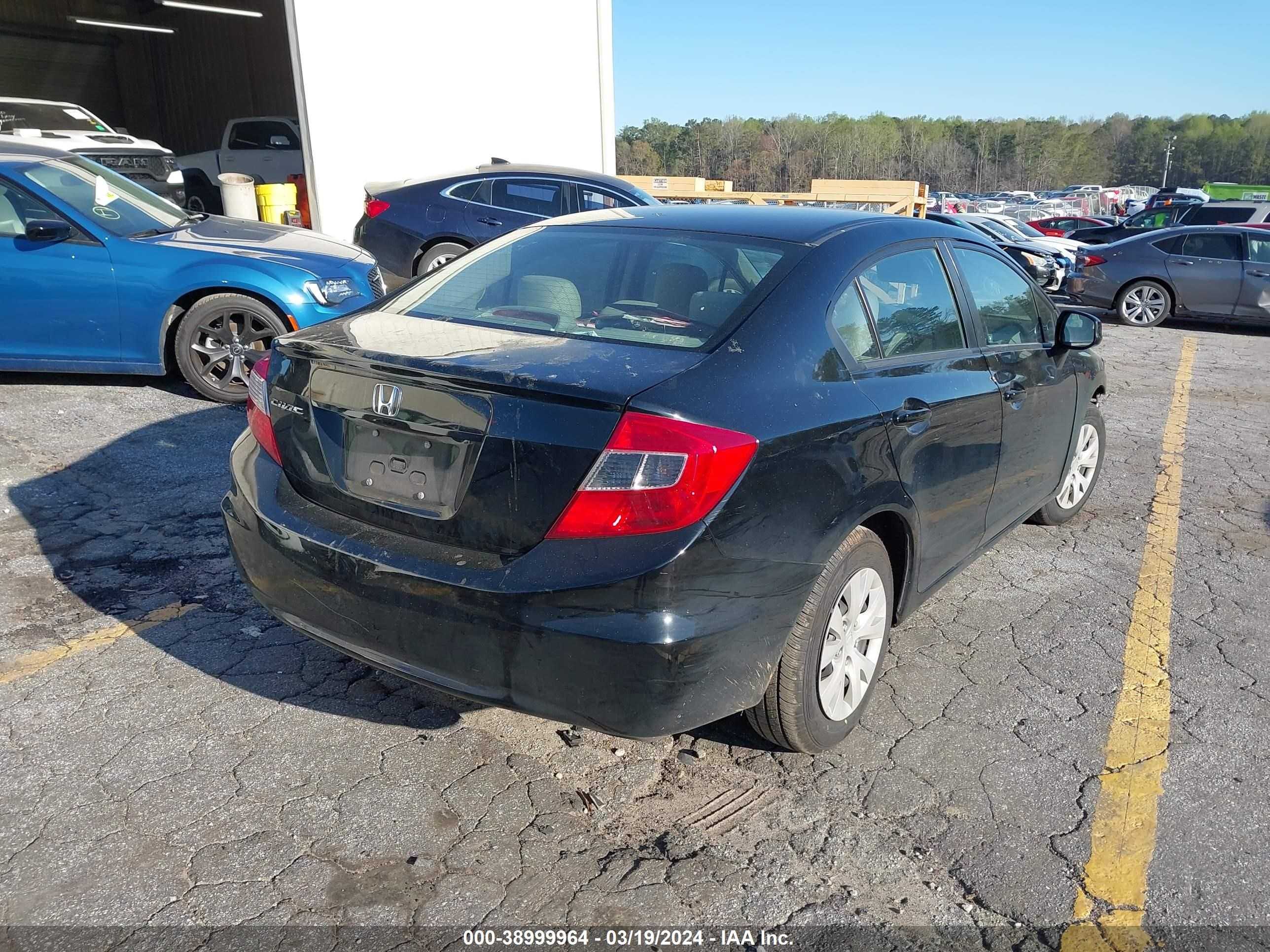 Photo 3 VIN: 19XFB2F57CE334394 - HONDA CIVIC 