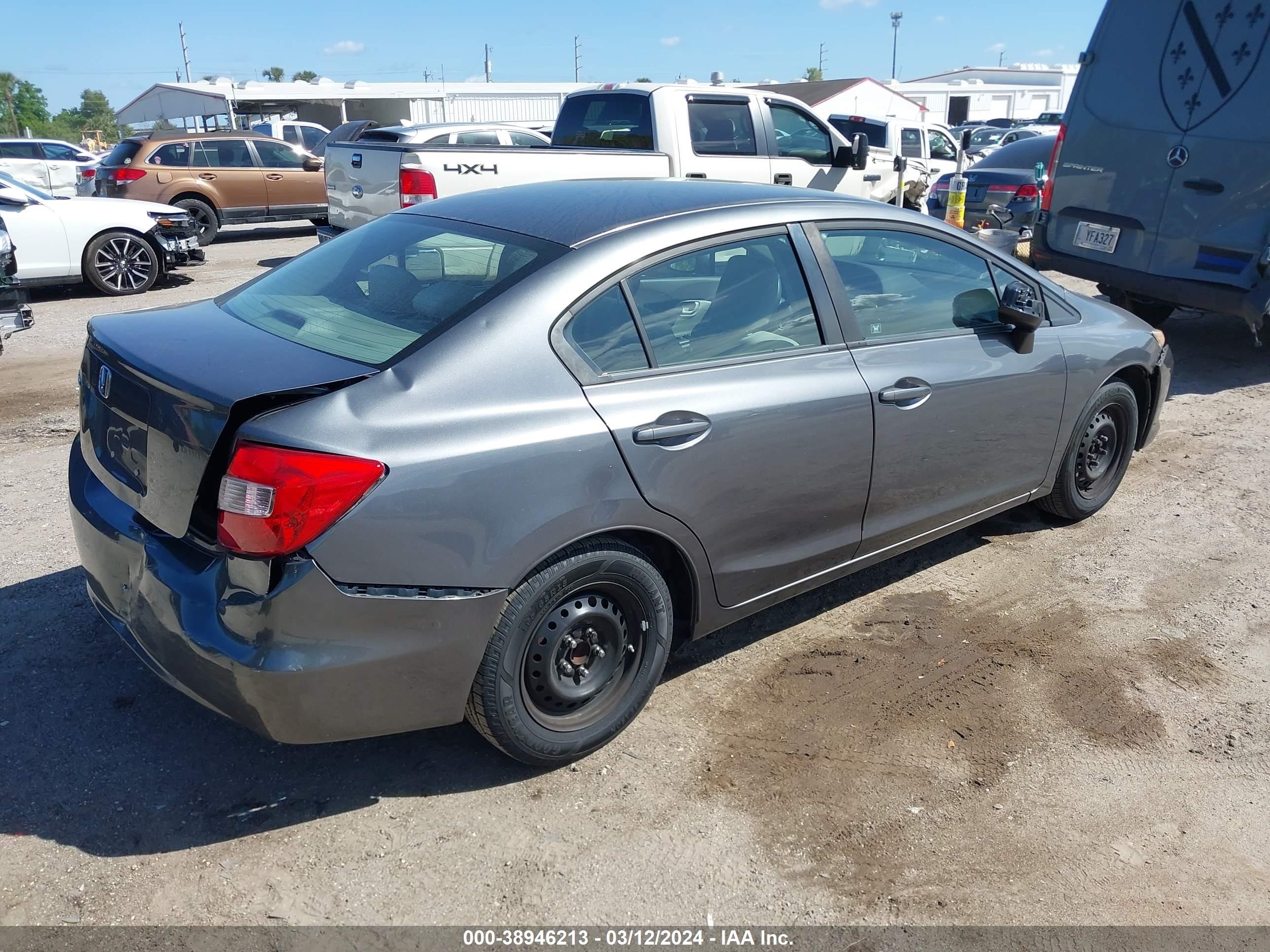 Photo 3 VIN: 19XFB2F58CE026909 - HONDA CIVIC 