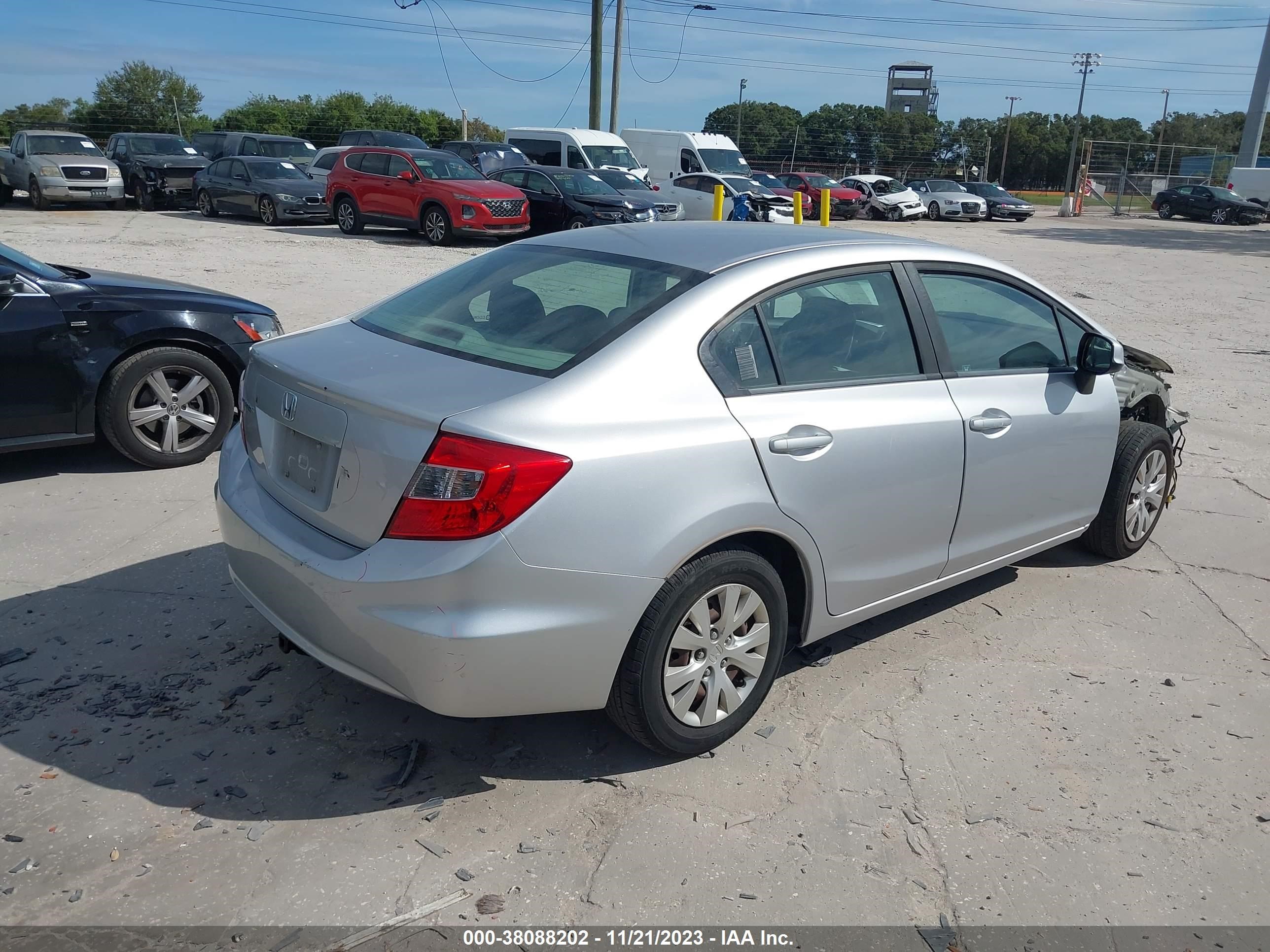 Photo 3 VIN: 19XFB2F59CE021136 - HONDA CIVIC 