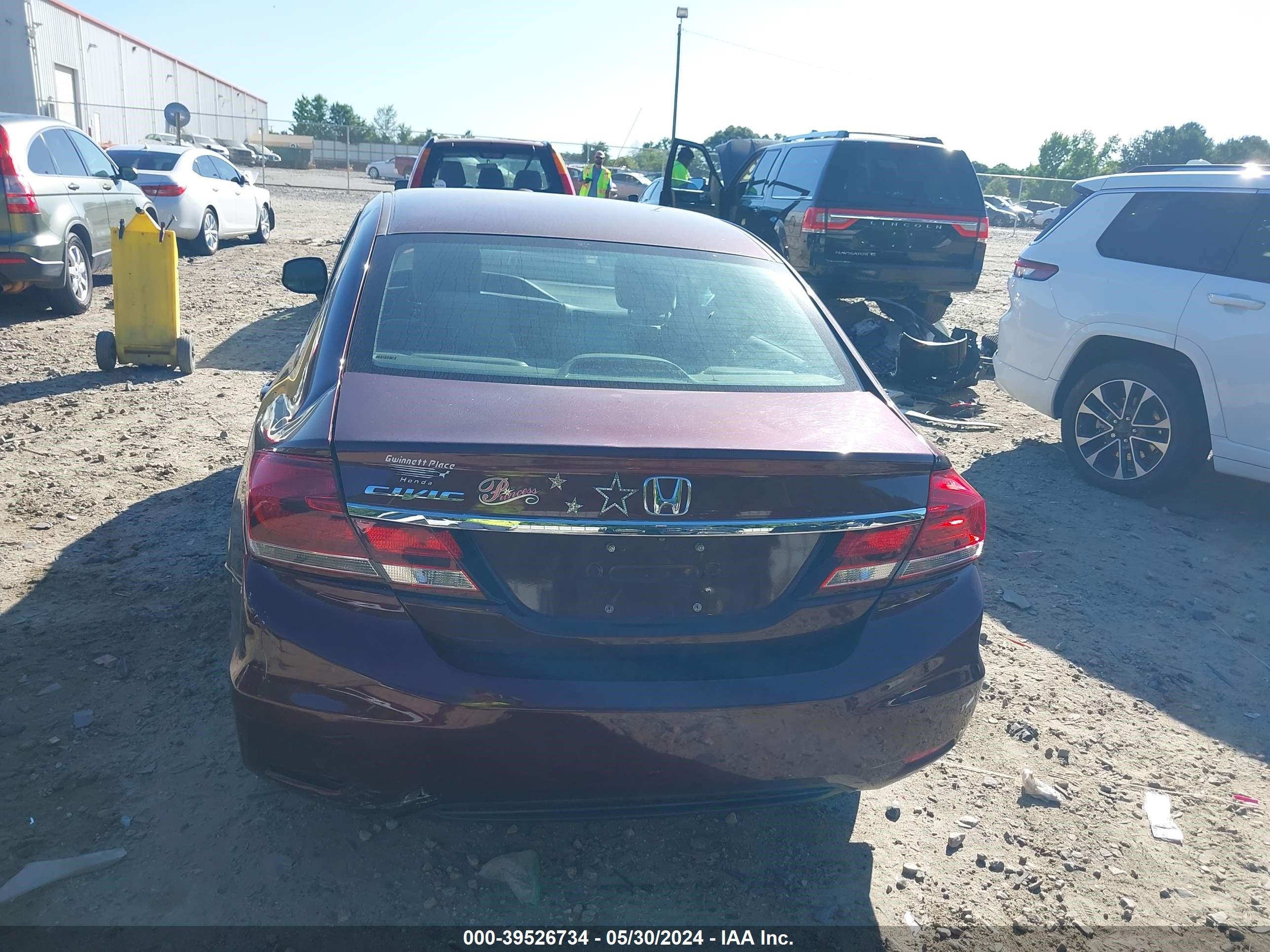 Photo 16 VIN: 19XFB2F59DE077563 - HONDA CIVIC 