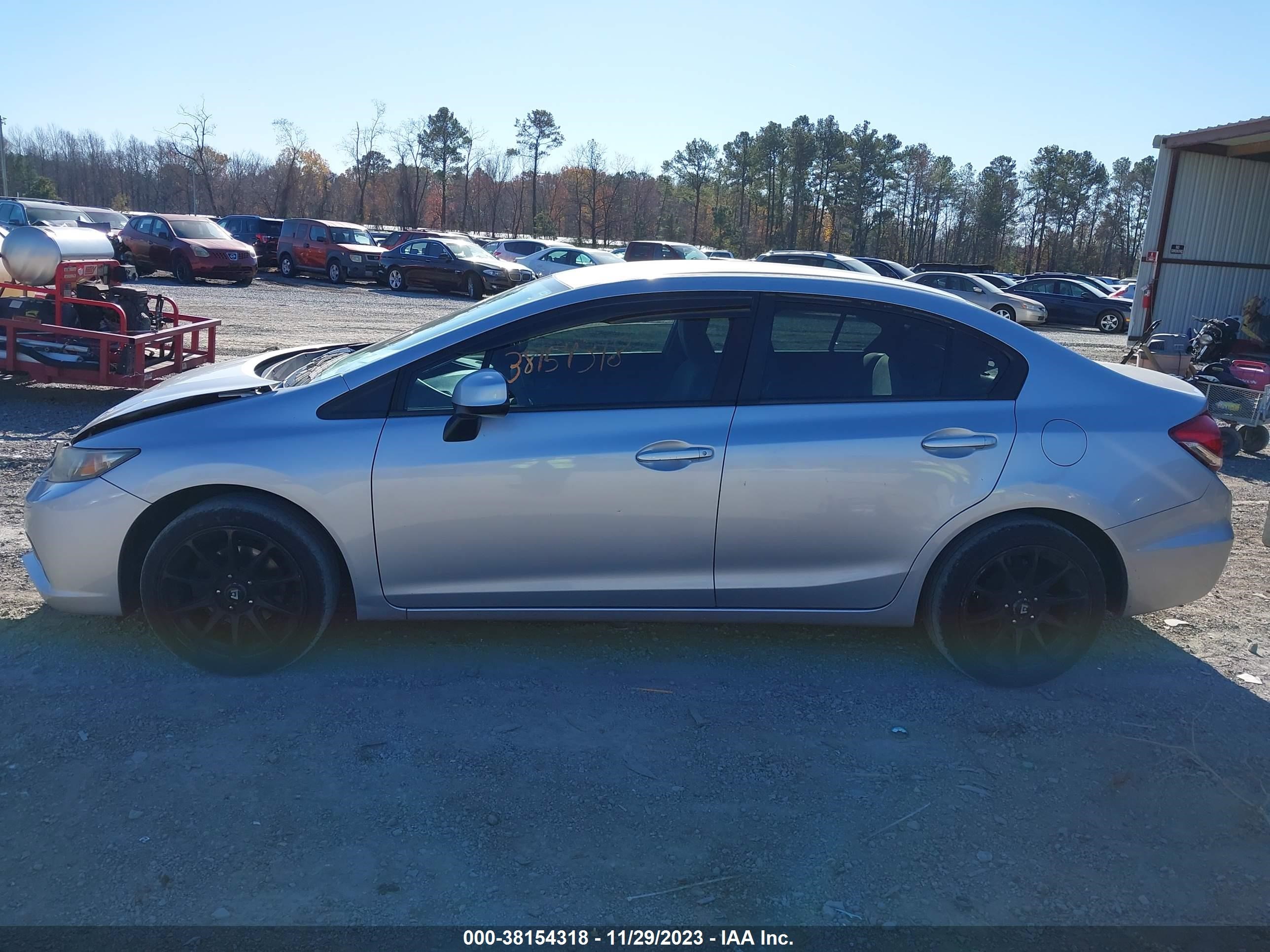 Photo 13 VIN: 19XFB2F5XDE025925 - HONDA CIVIC 