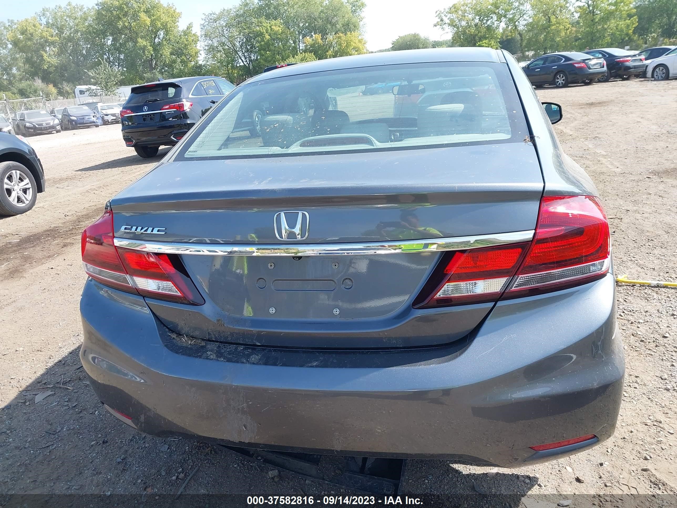 Photo 15 VIN: 19XFB2F5XDE099670 - HONDA CIVIC 