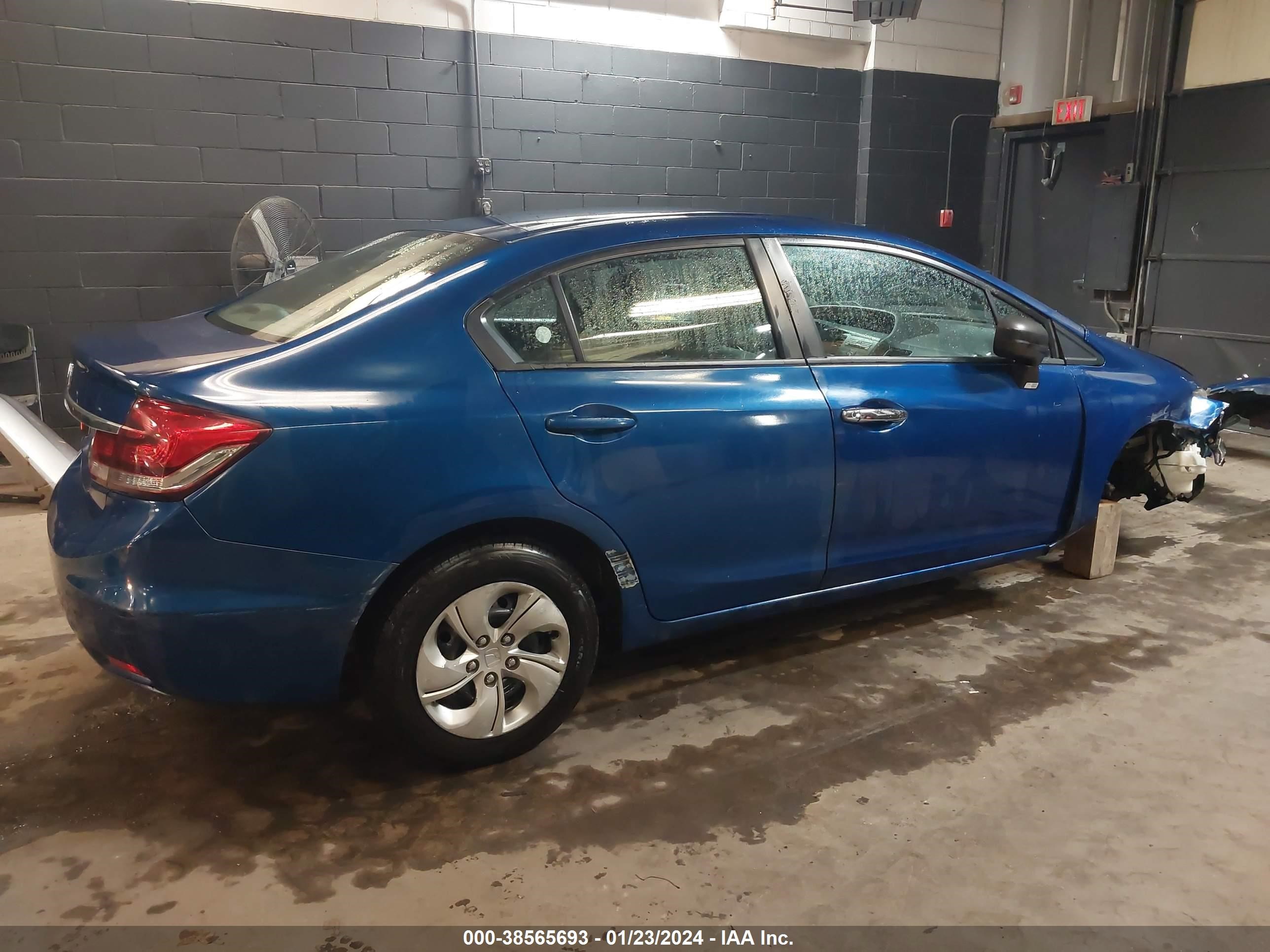 Photo 3 VIN: 19XFB2F5XEE201745 - HONDA CIVIC 