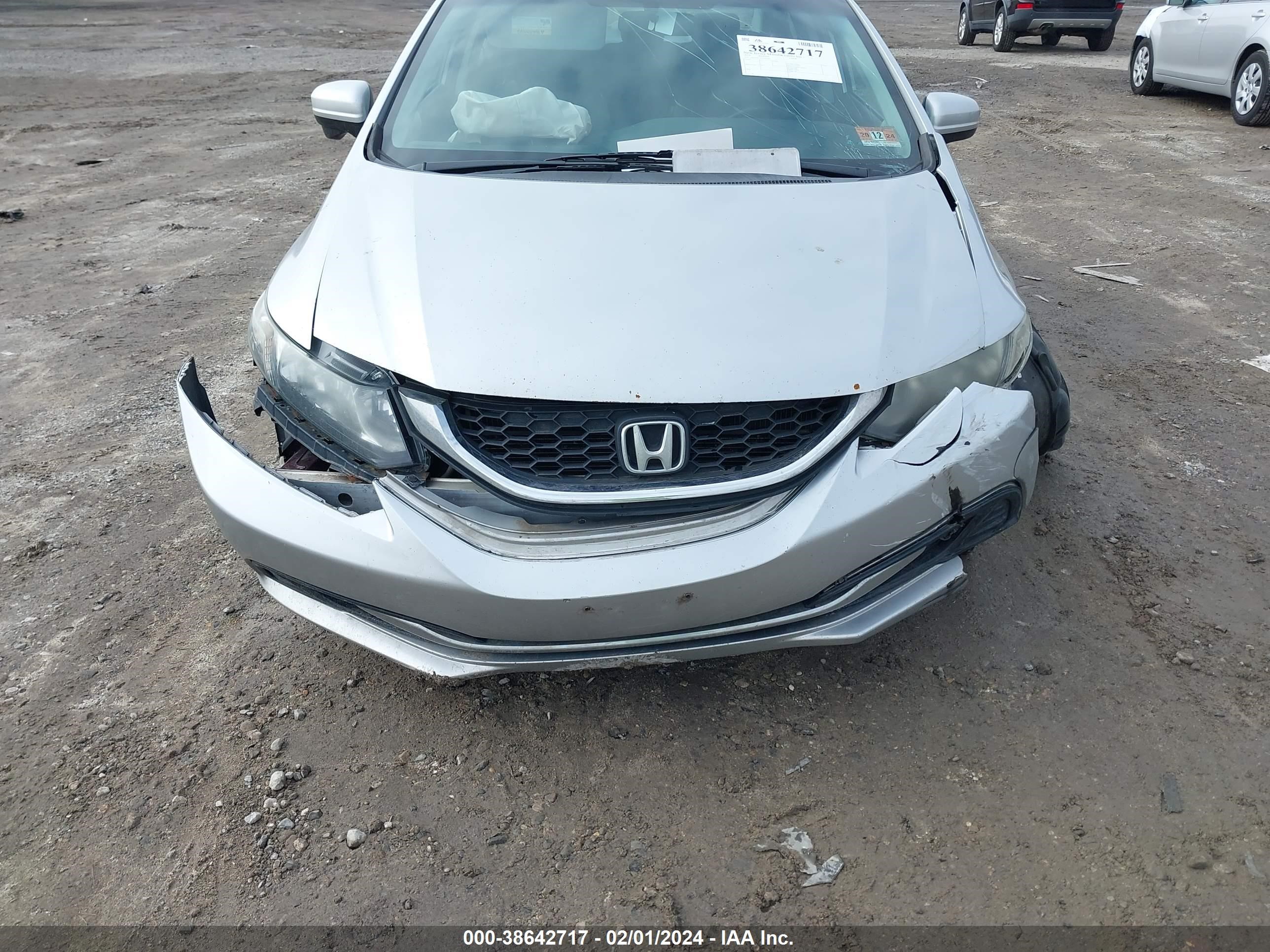 Photo 5 VIN: 19XFB2F7XFE292096 - HONDA CIVIC 